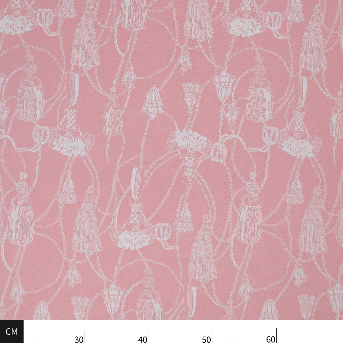 GASA SATINADA ESTAMPADA ROSA FRESA CREMA ARABESCOS