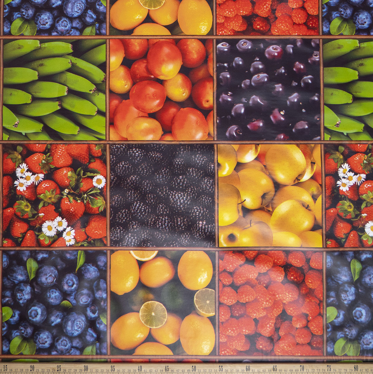 PVC DOBLE ESTAMPADO ROJO MARTE CON FRUTAS