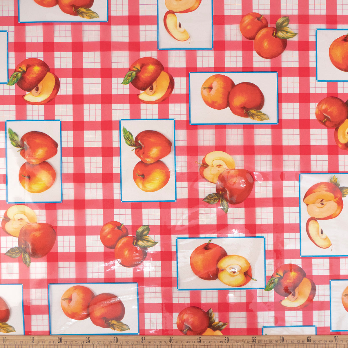 PVC ESTAMPADO ROJO MARTE CON MANZANAS