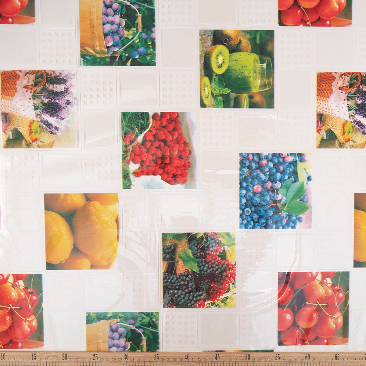 PVC ESTAMPADO ROJO MARTE FRUTAL