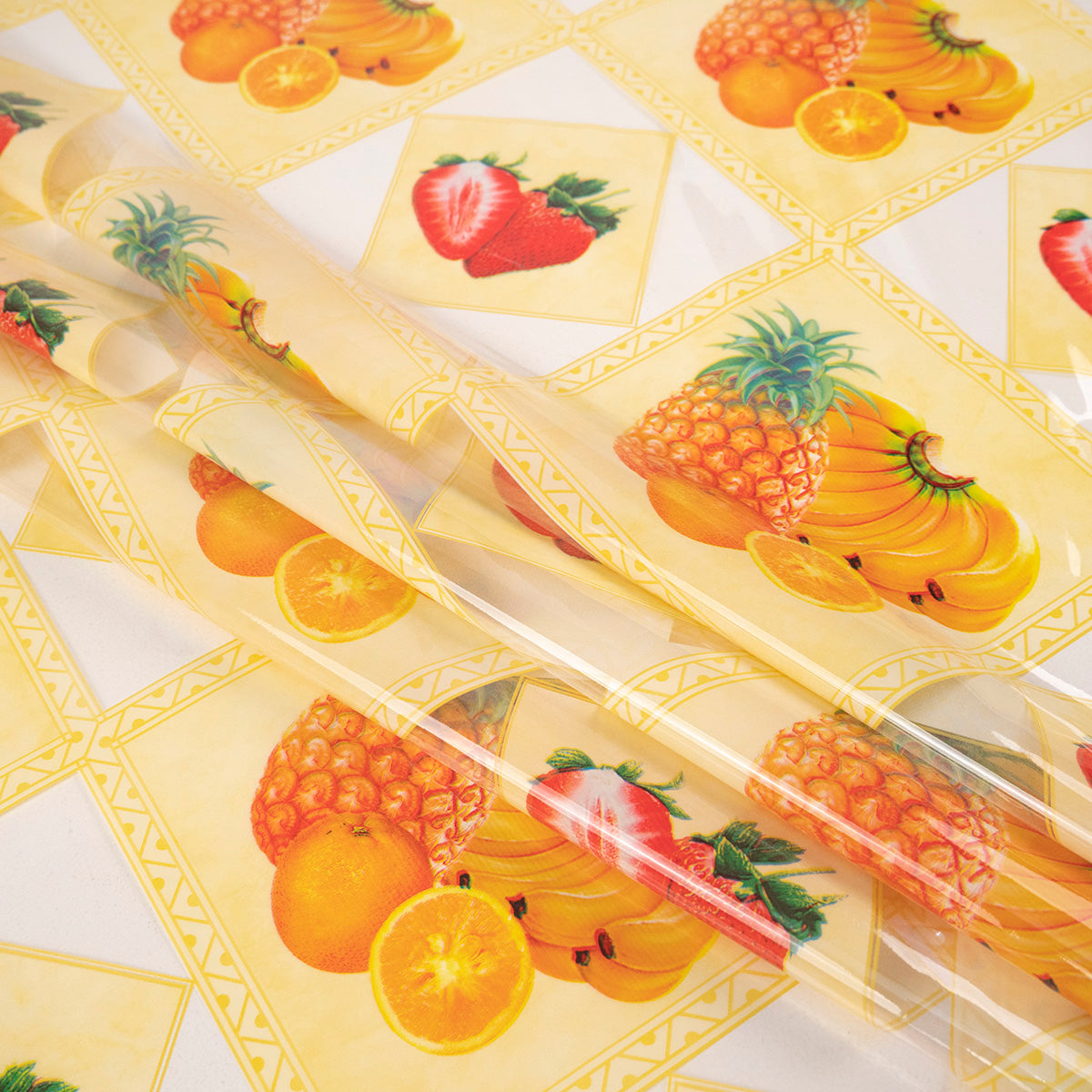 PVC ESTAMPADO AMARILLO CERA CON FRUTAS