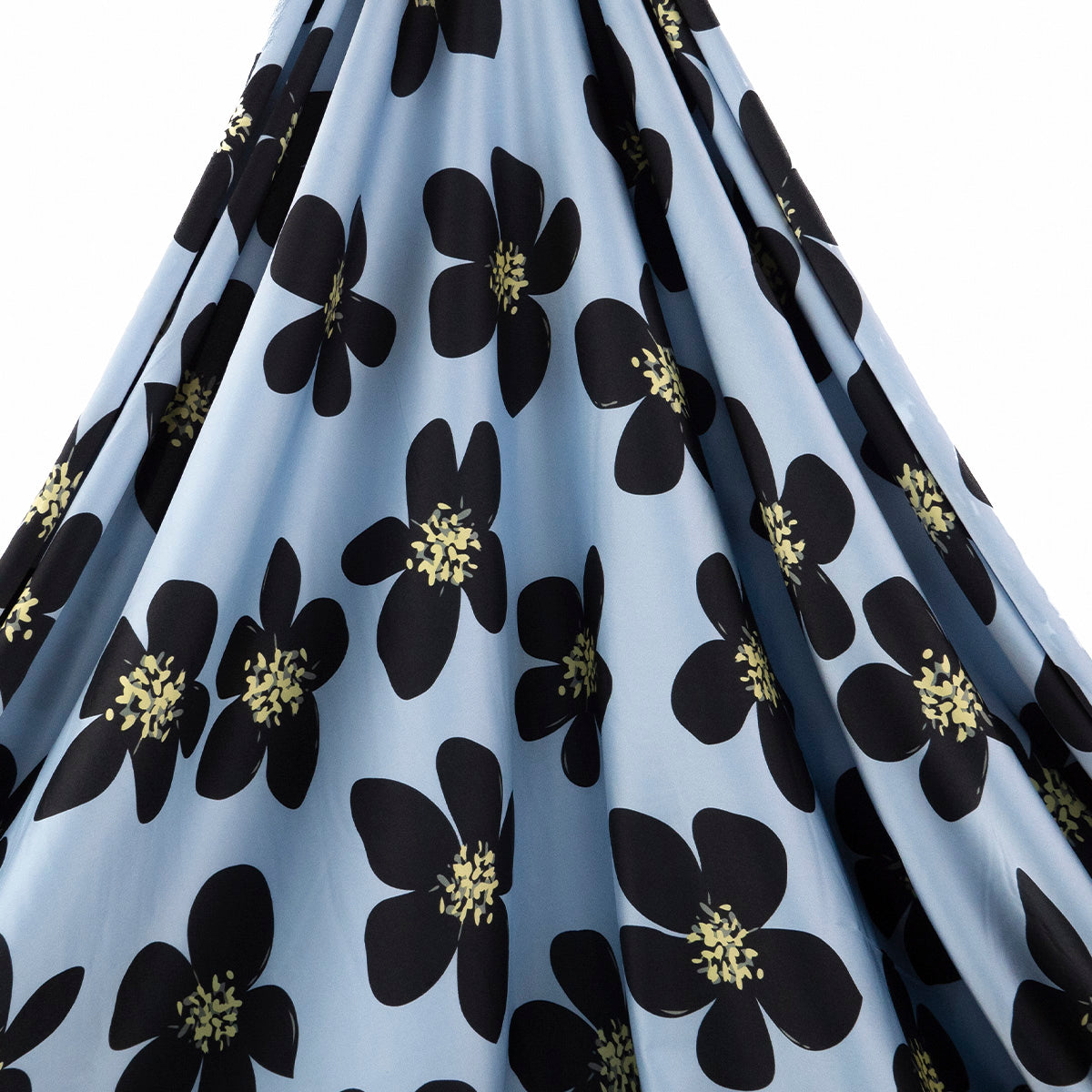 GASA SATINADA ESTAMPADA AZUL BELL CON FLORES EN NEGRO
