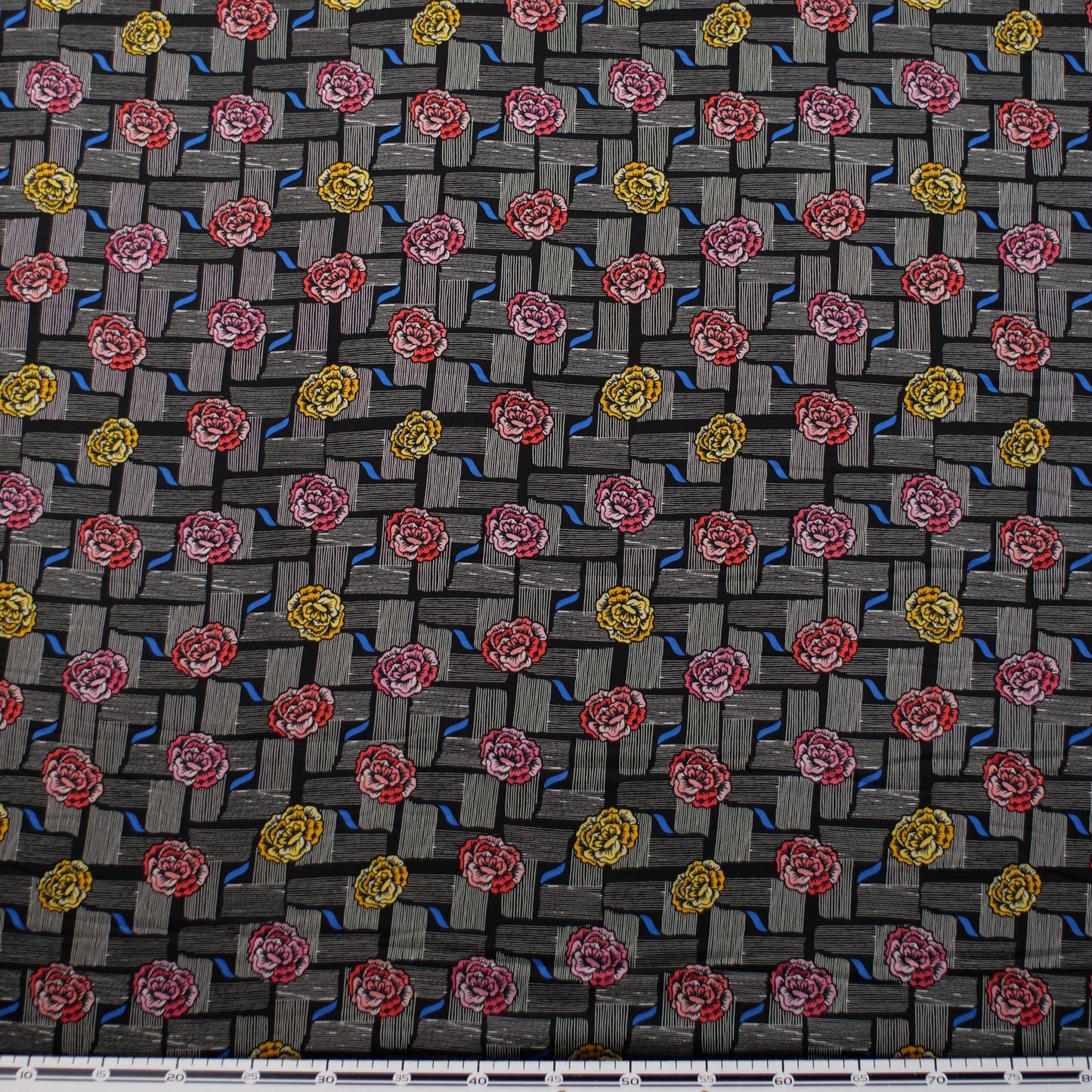 MOSS ESTAMPADO NEGRO METEORITO FLORAL