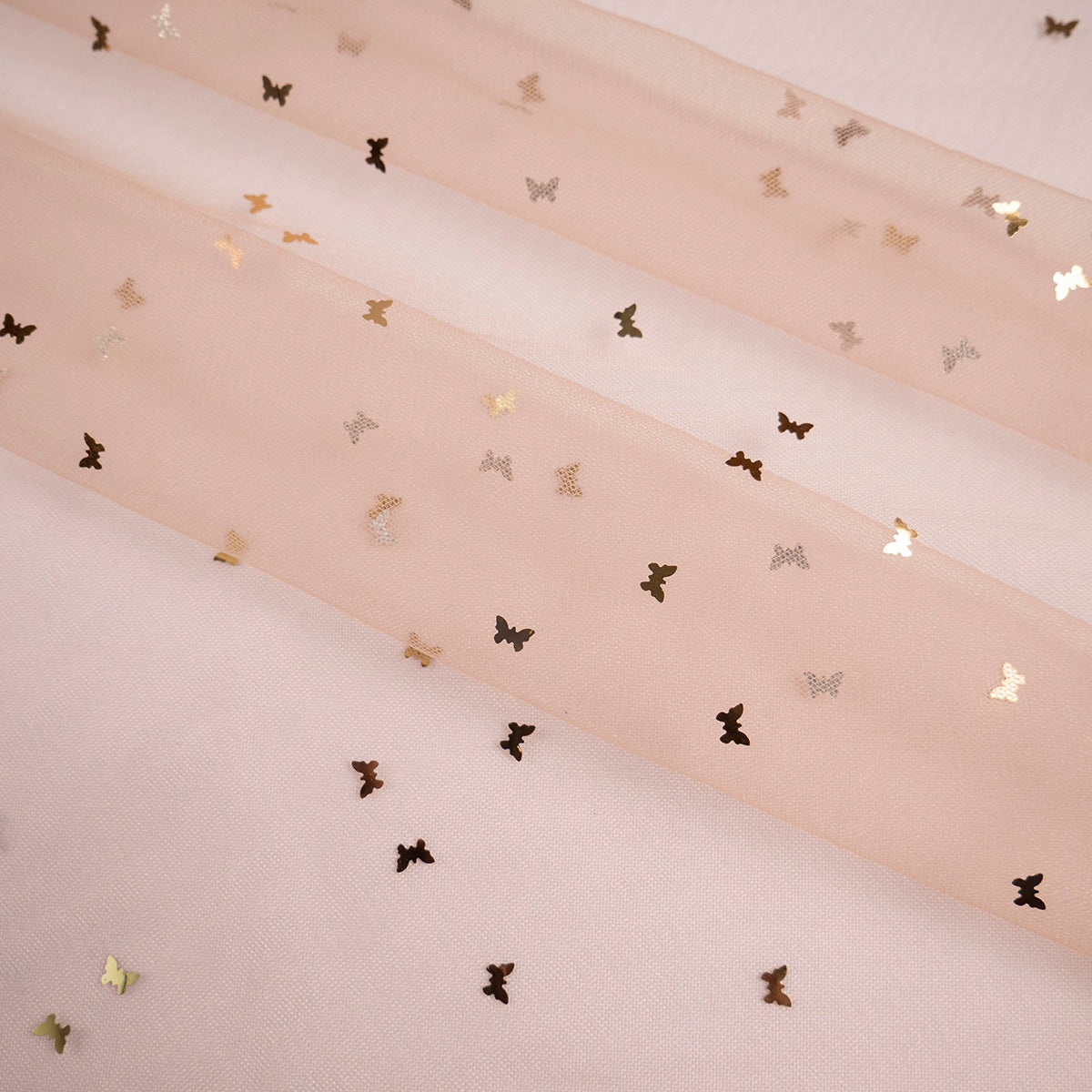 MICRO TUL LAMINADO MARIPOSAS MARRON ALMONDINE