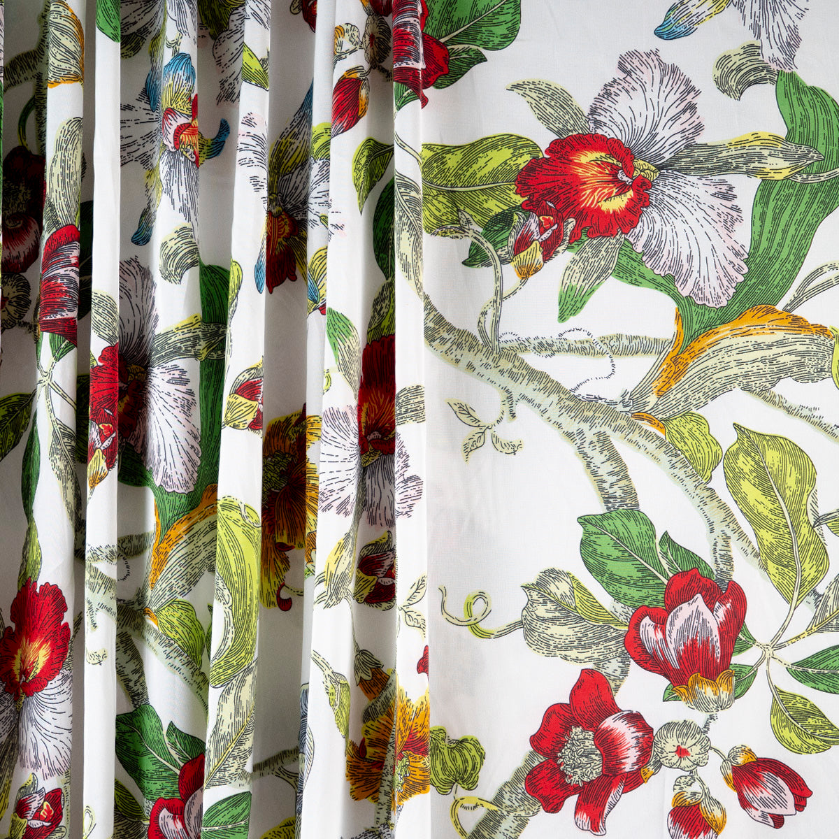 GASA SATINADA ESTAMPADO BLANCO BRILLANTE FLORES