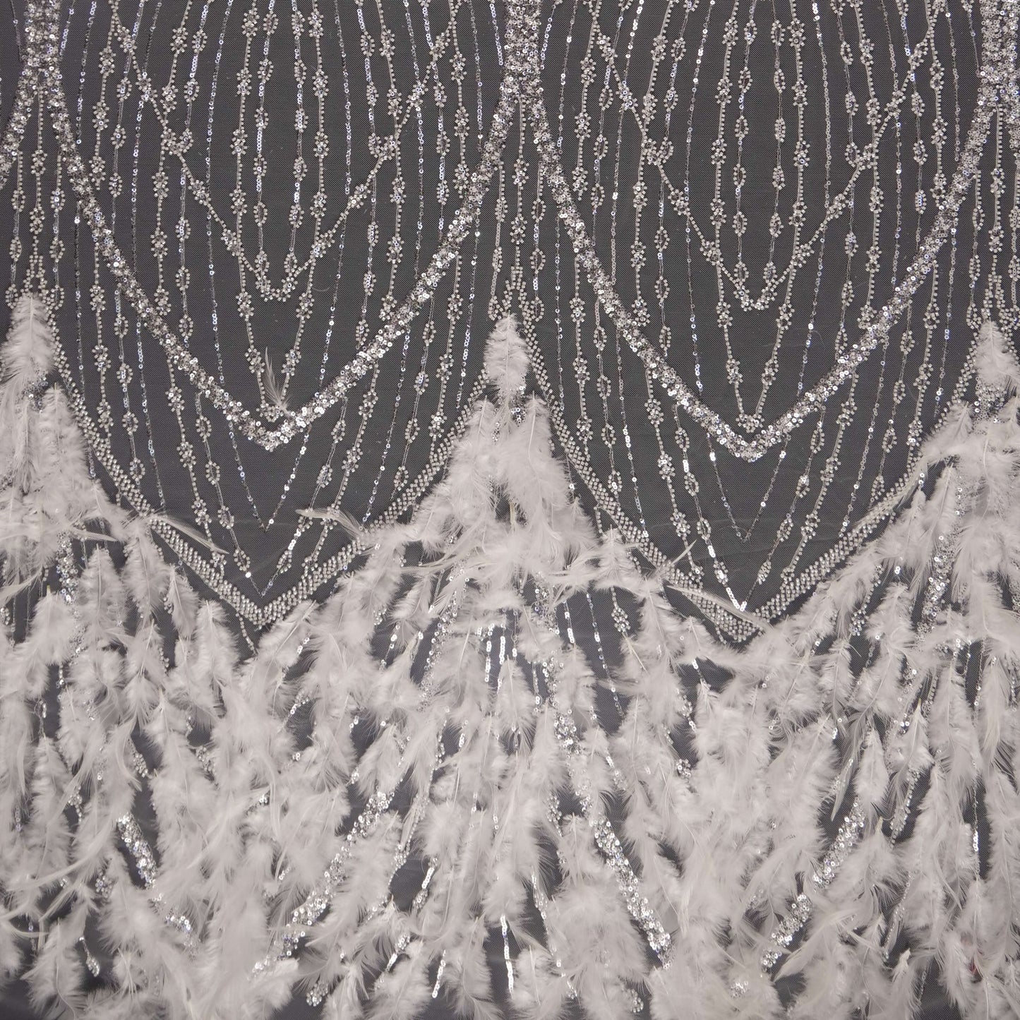 TUL PRADA BLANCO BRILLANTE CON PLUMAS