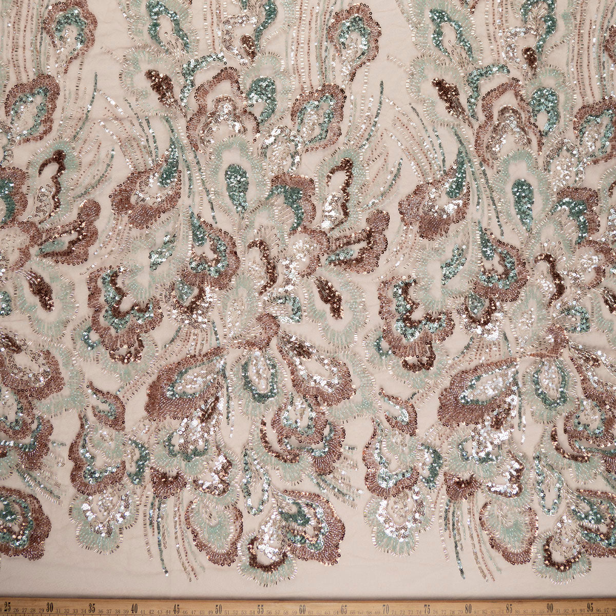 TUL PRADA CAMEL SEMILLAS HOJAS Y DETALLES EN TURQUESA