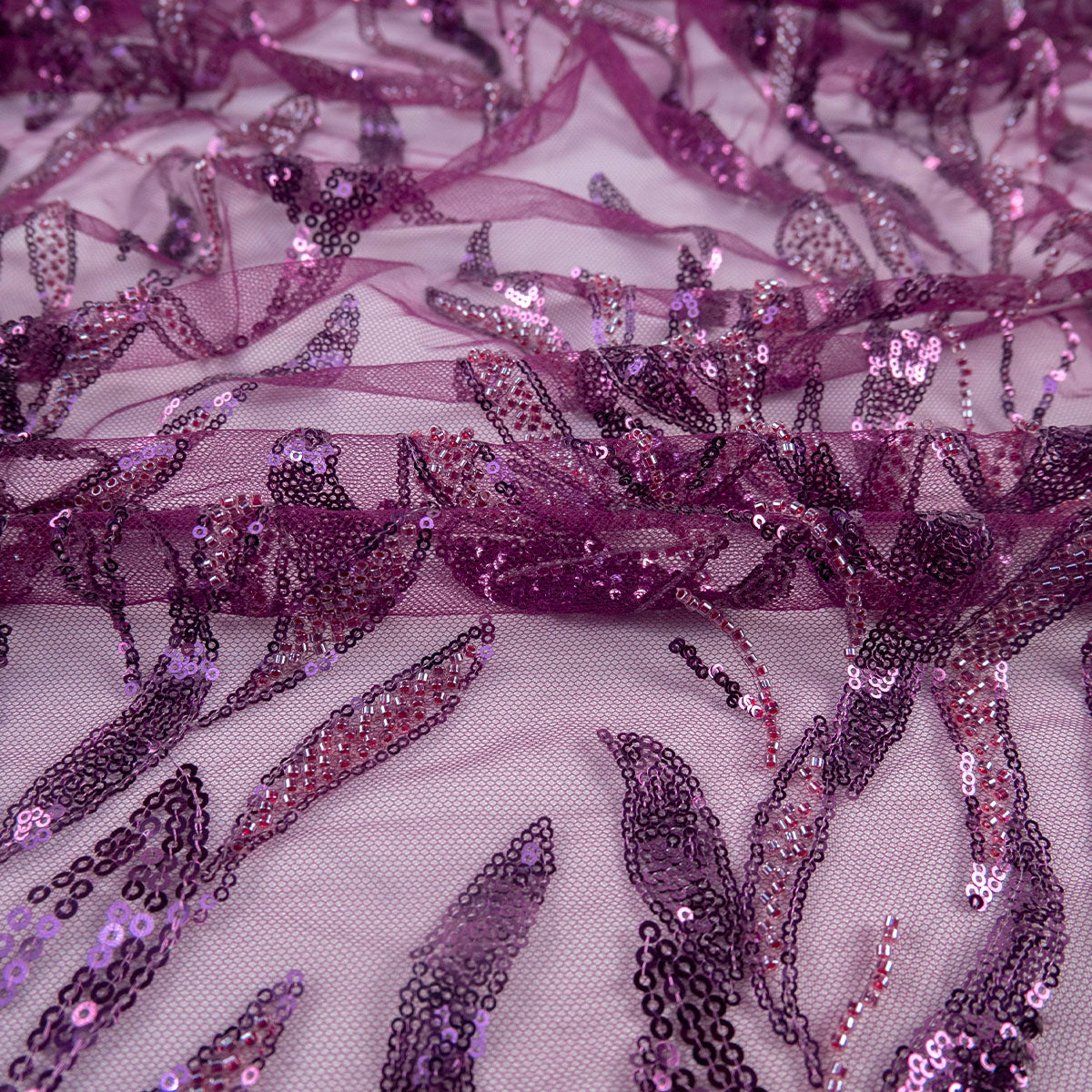 TUL GALLIANO VIOLETA PETUNIA HOJAS Y LENTEJUELAS