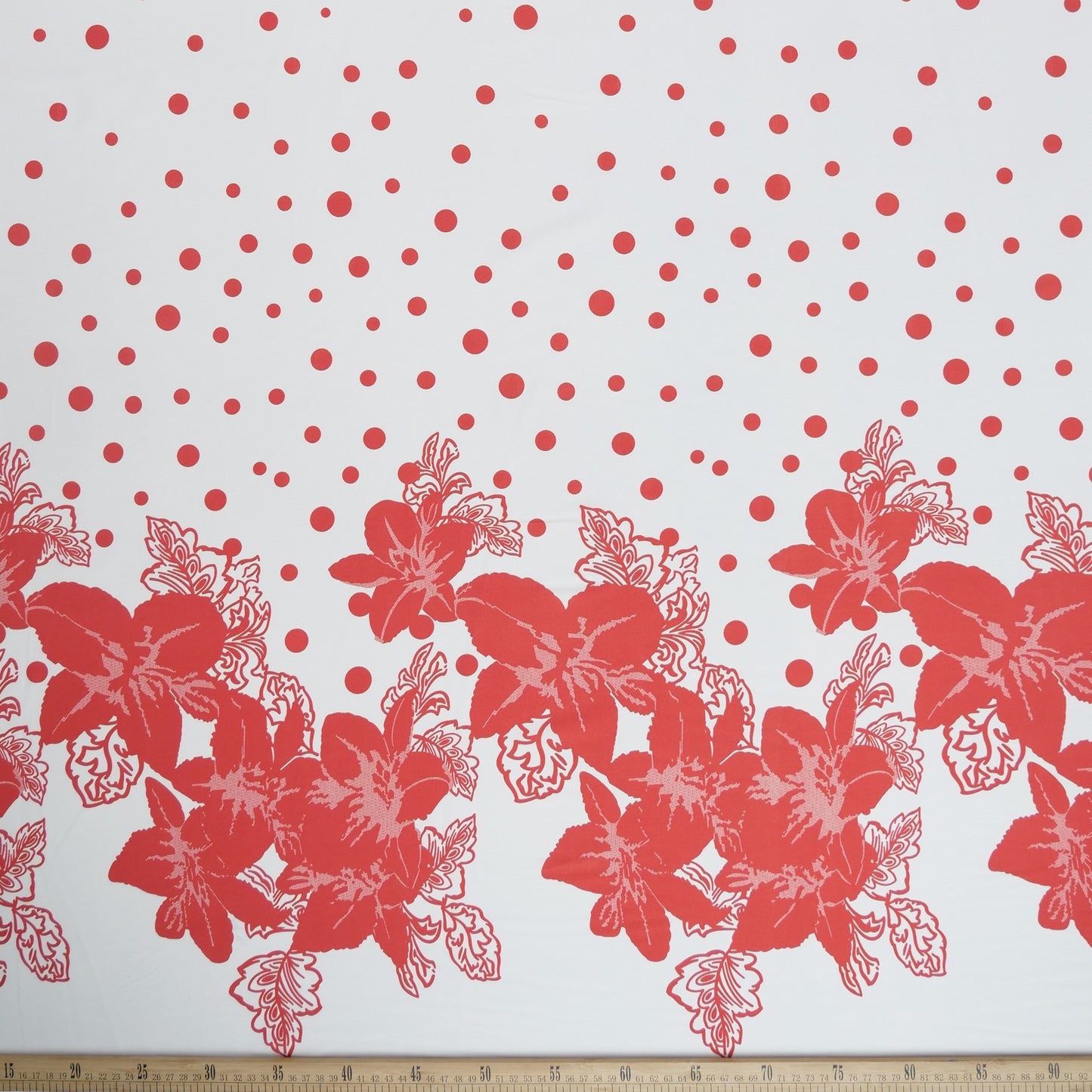 MICRO FOURWAY ESTAMPADO BLANCO BRILLANTE CON FLORES Y MOTAS