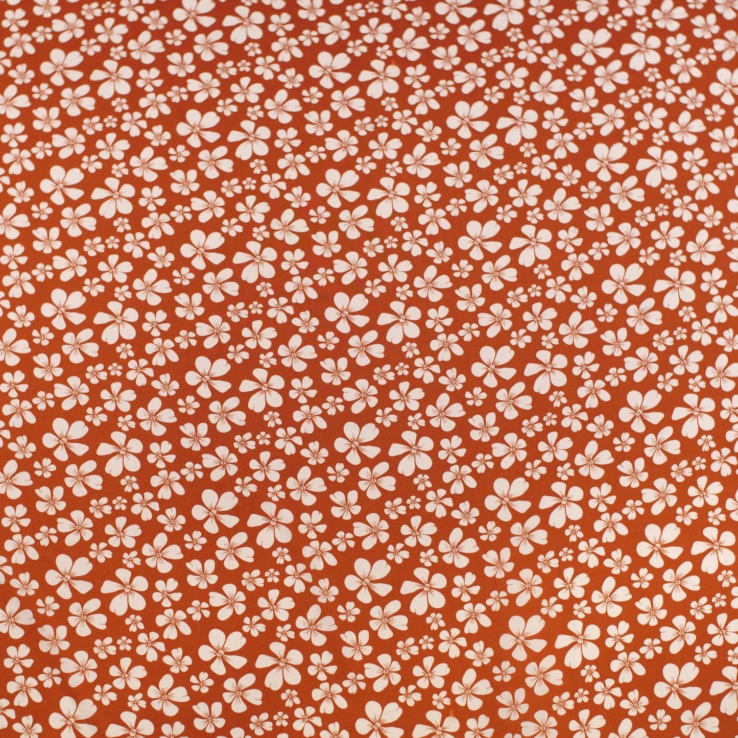 MICRO FOURWAY ESTAMPADO NARANJA TERRACOTA CON FLORES BLANCAS