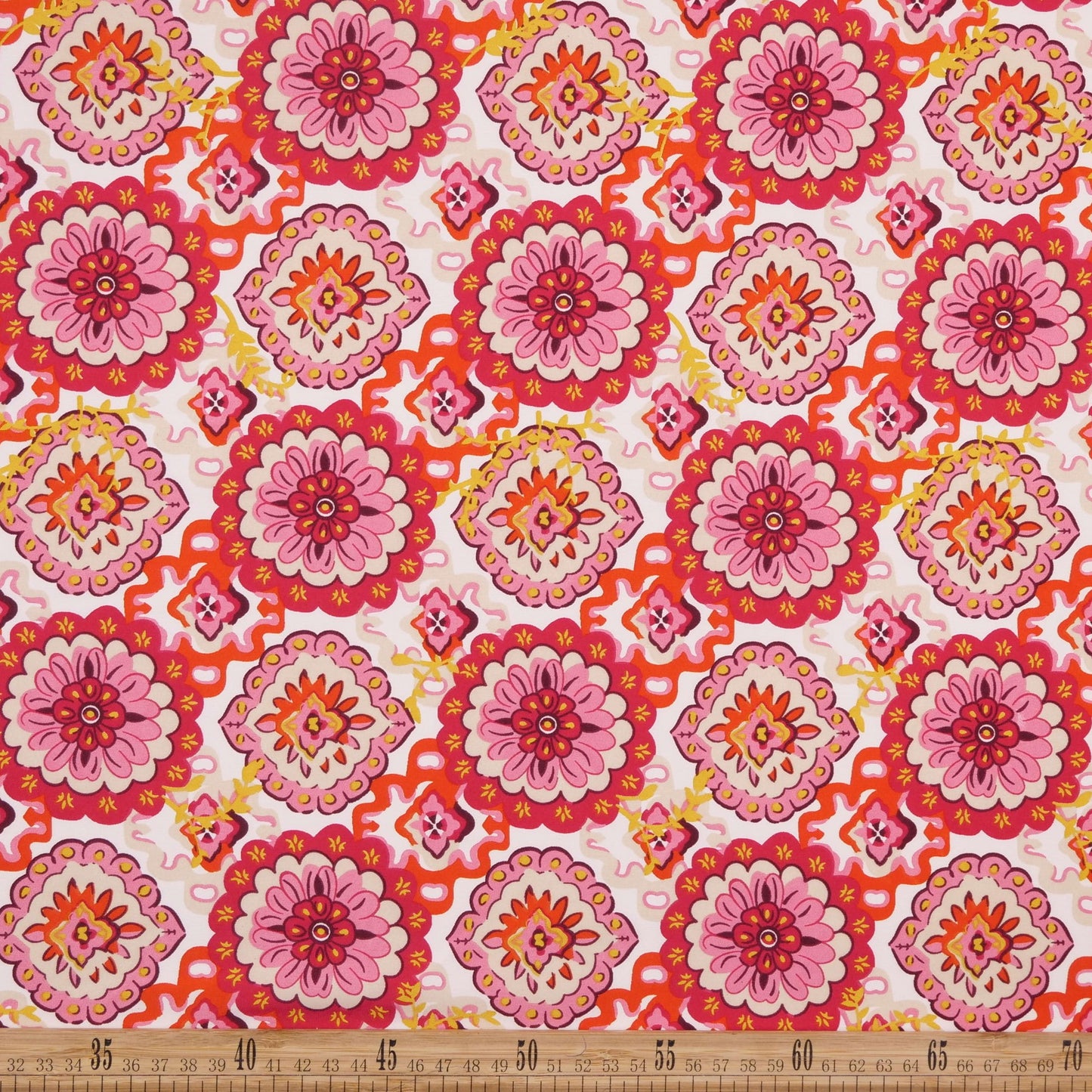 MICRO FOURWAY ESTAMPADO BLANCO BRILLANTE CON MANDALAS ROJAS