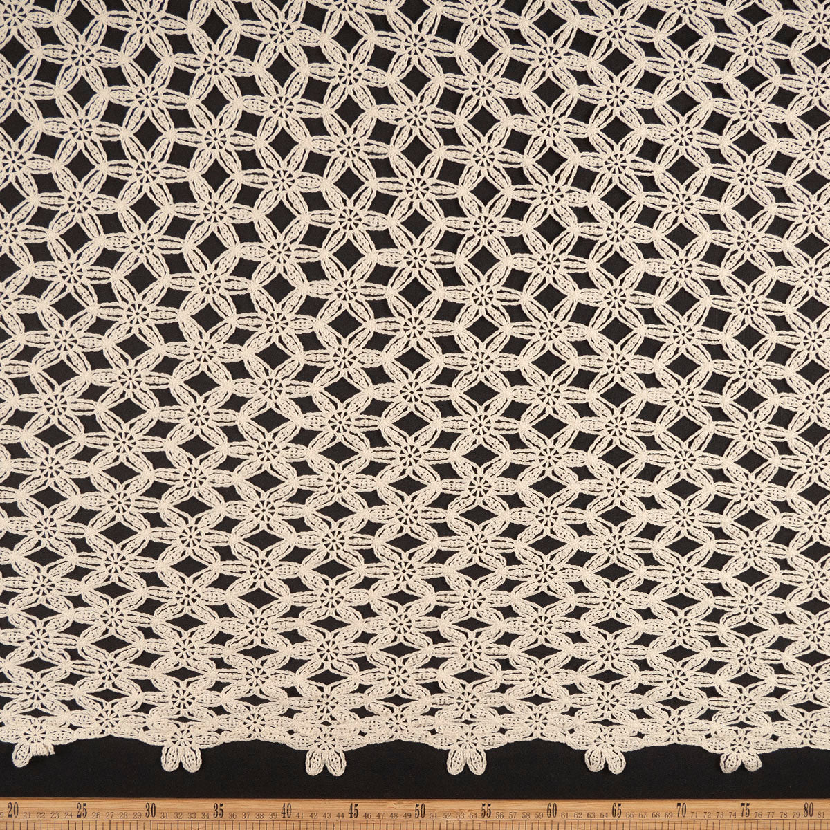 MACRAME BLANCO PAPIRO CON FLORES PEQUEÑAS