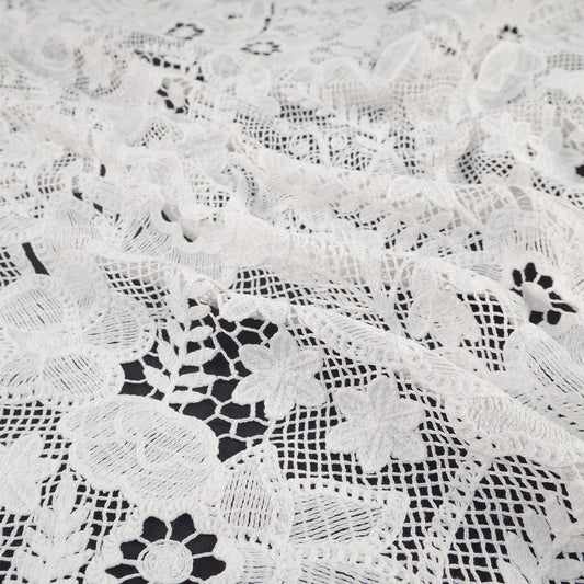 MACRAME BLANCO AZULADO CON FLORES