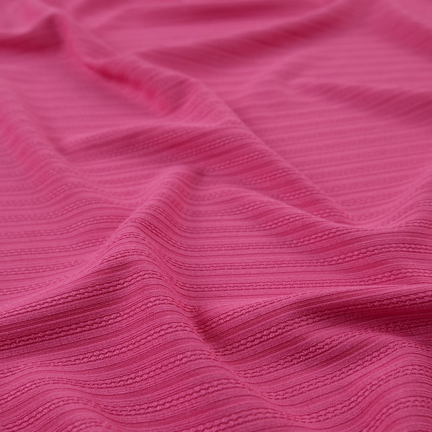 PLISSE JACQUARD ROSA CARMIN