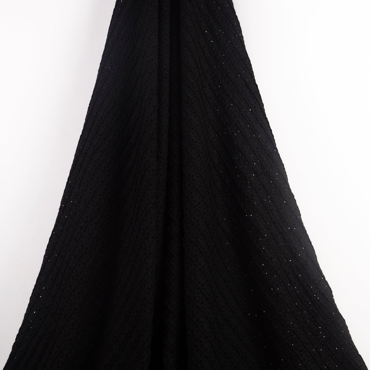 CREPE DRAPE NINA NEGRO METEORITO CON PUNTOS