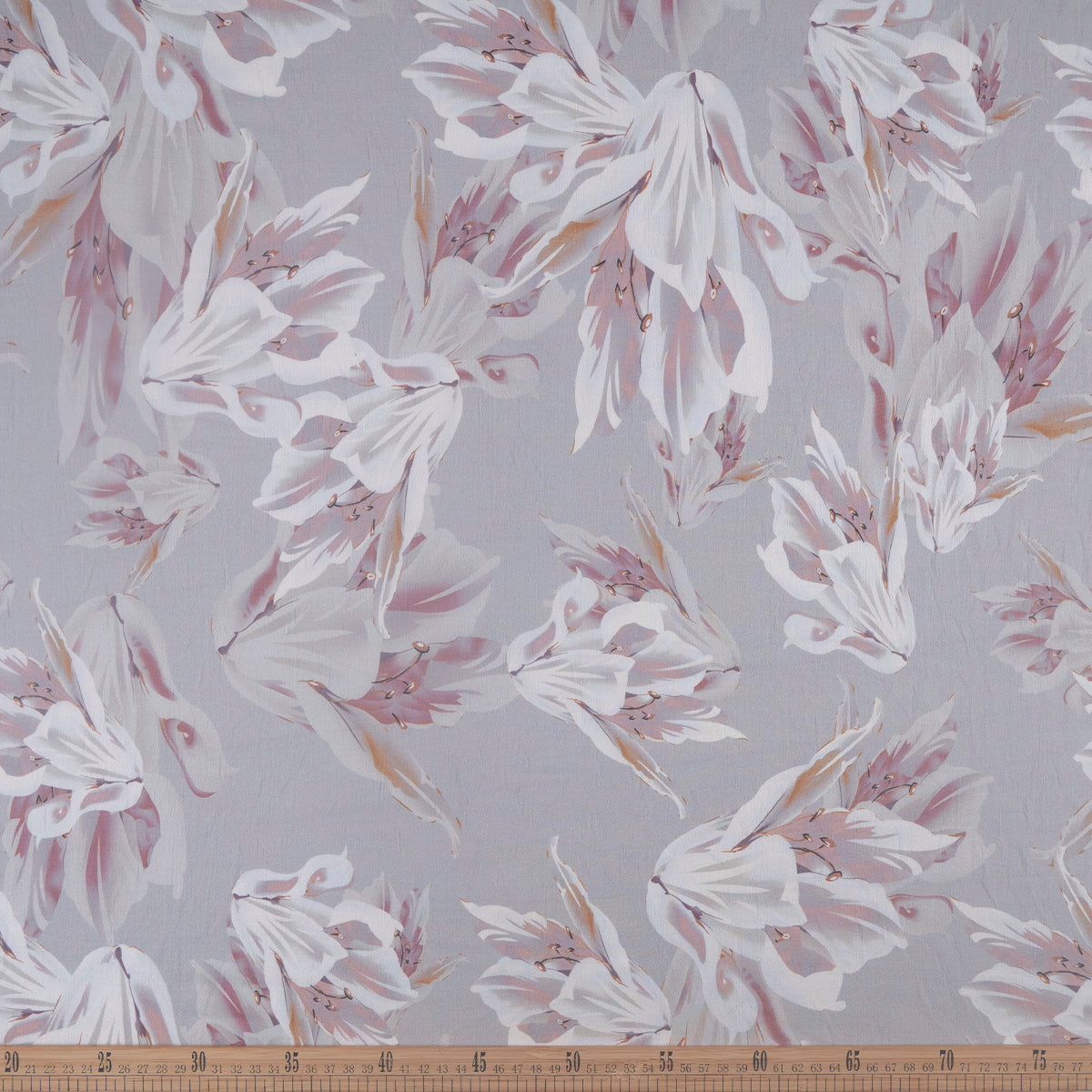 CREPE GILLY DIGITAL PRINT GRIS LILA MARIBE FLORES