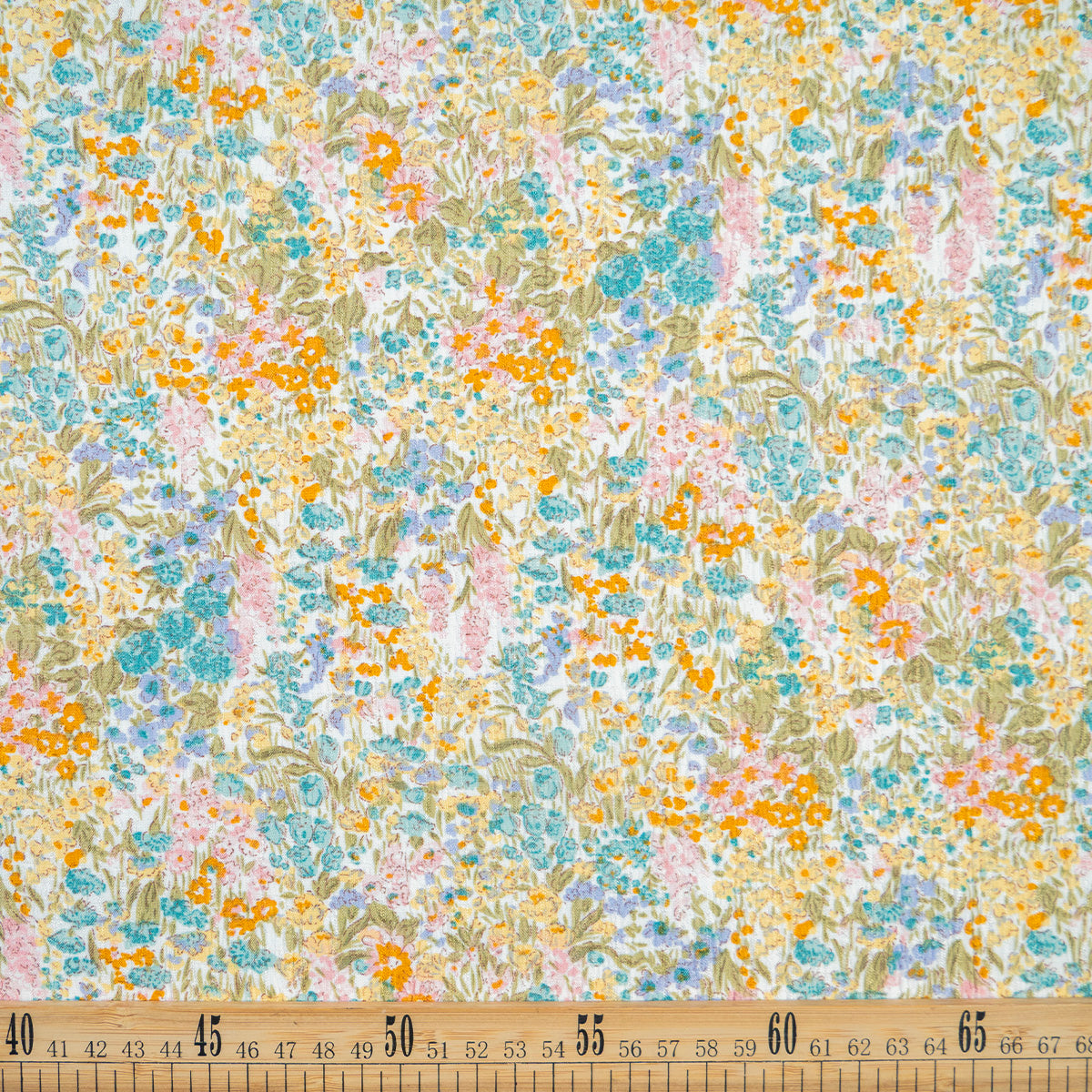 CREPE MARINA ESTAMPADO BLANCO BRILLANTE FLORAL MULTICOLOR