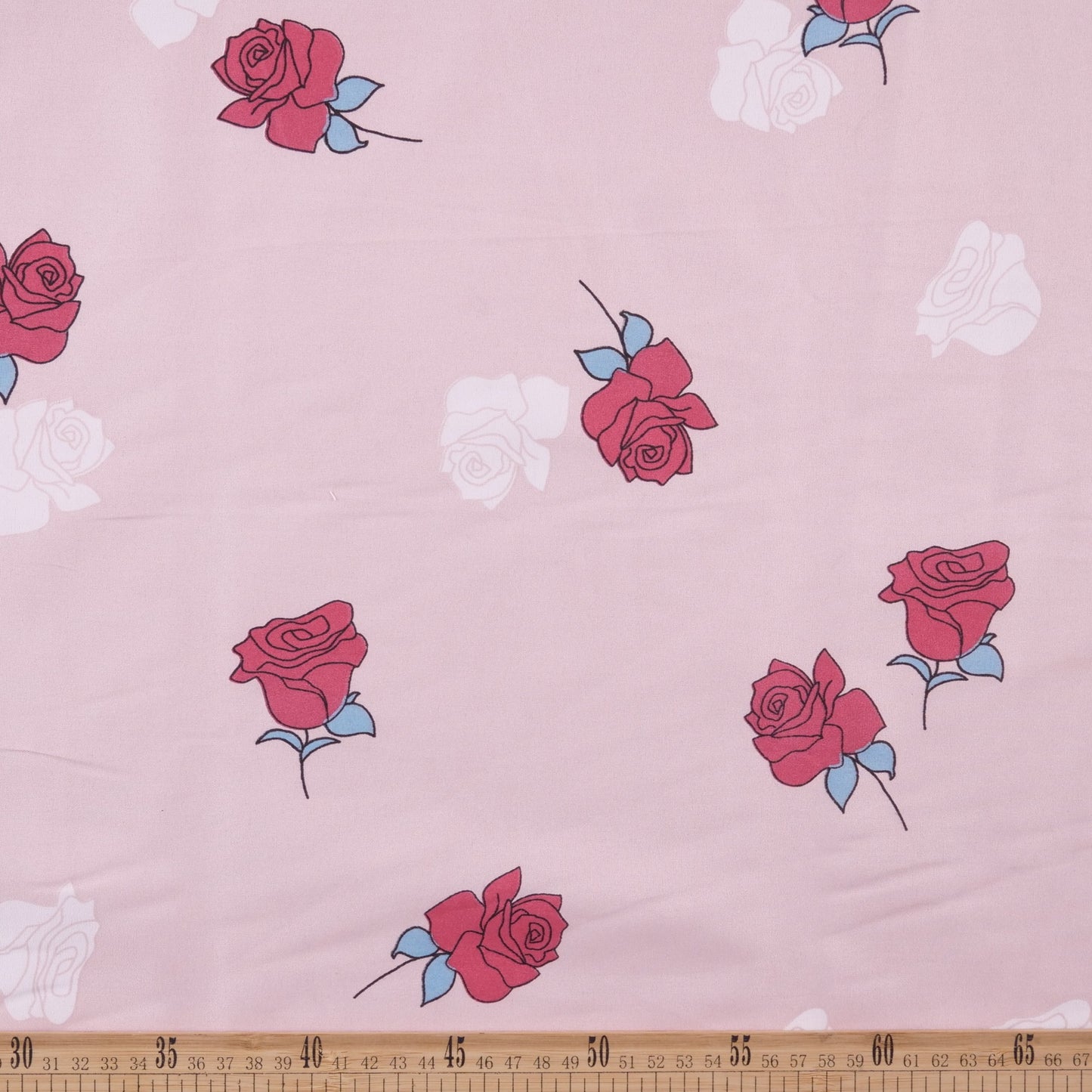 PERCAL ESTAMPADO ROSA APRICOT CON ROSAS ROJAS Y ROSAS