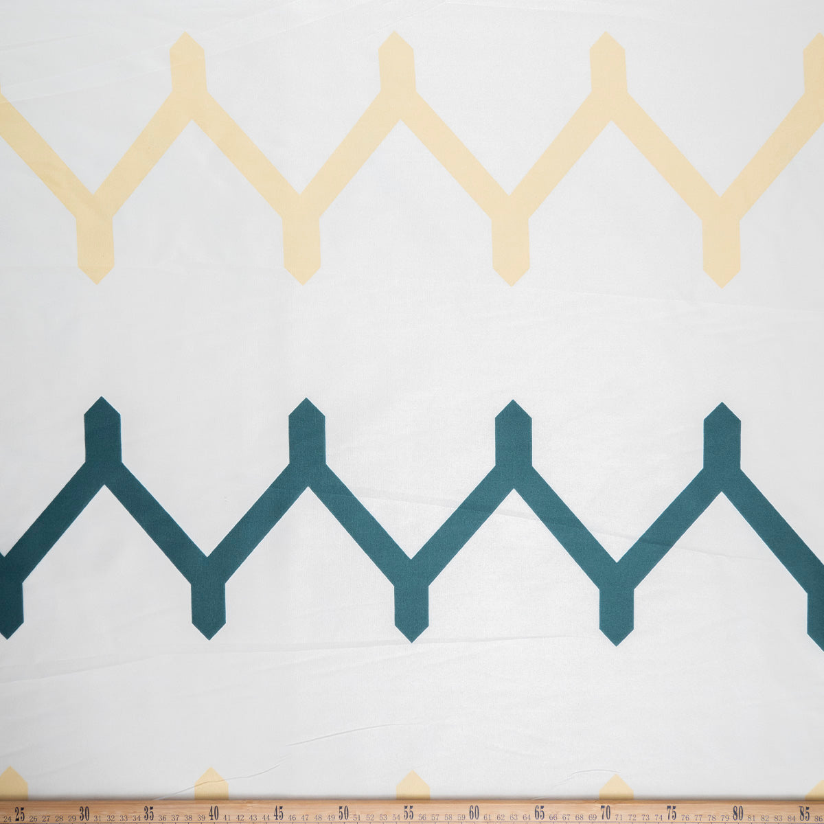 PERCAL ESTAMPADO AMARILLO CERA LINEAS EN ZIGZAG