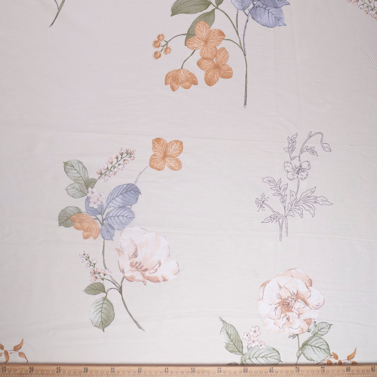 PERCAL 200 HILOS ESTAMPADA BLANCO SUSURRO CON FLORES Y HOJAS COLORIDAS