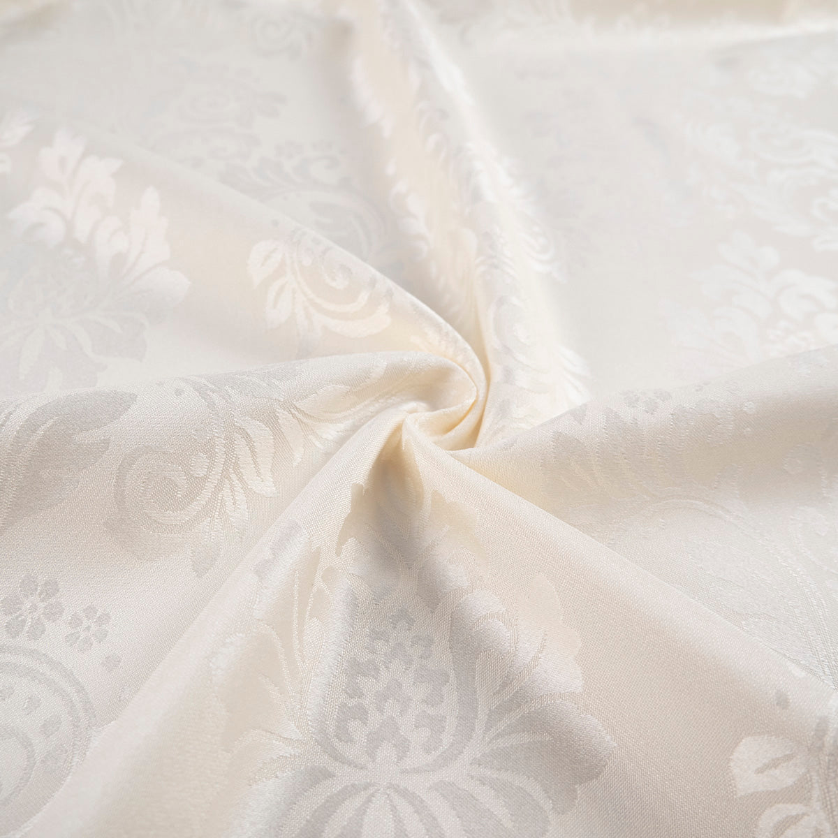 BROCATO BLANCO PAPIRO CON DISEÑO DE FLORES