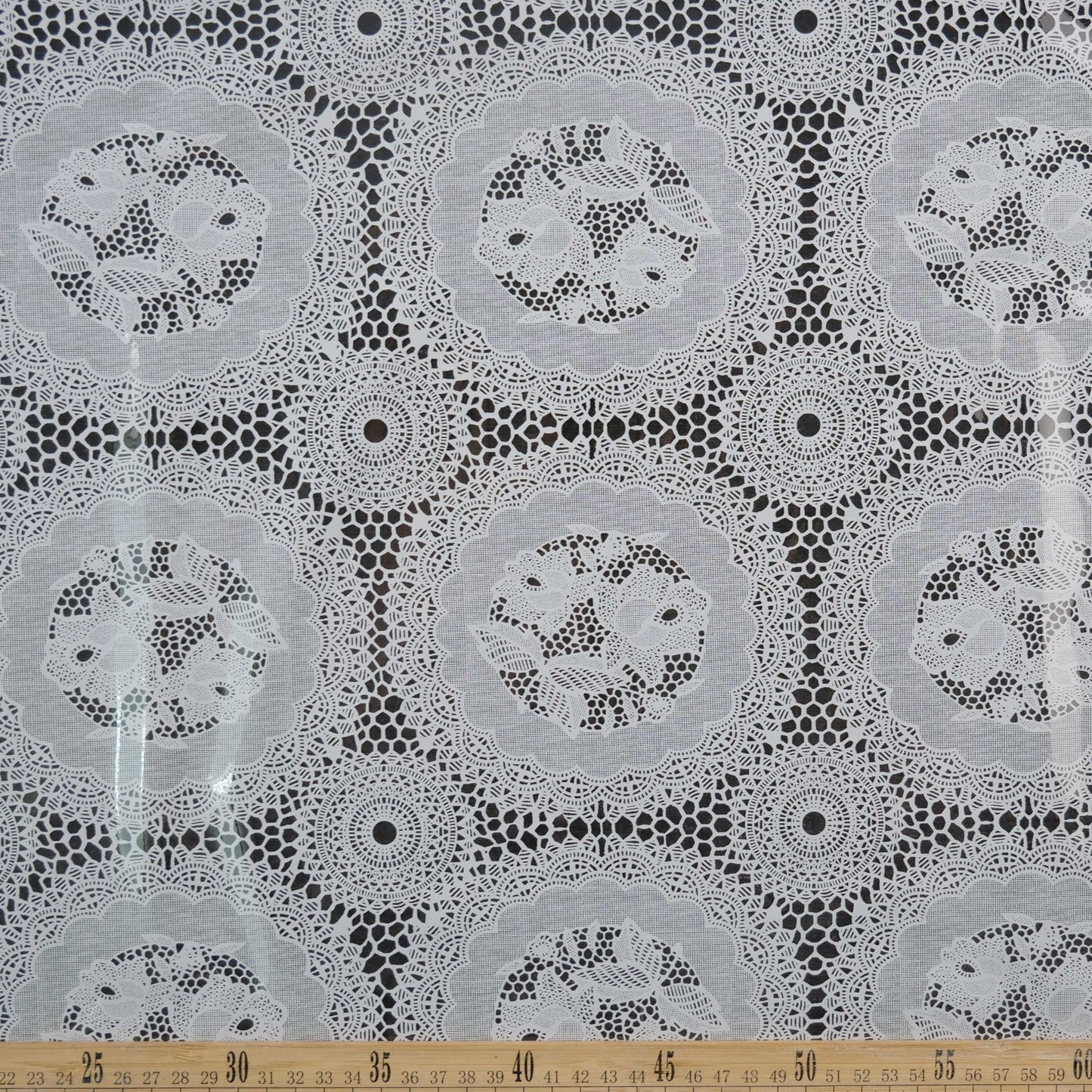 PVC ESTAMPADO BLANCO BRILLANTE CON ROSAS