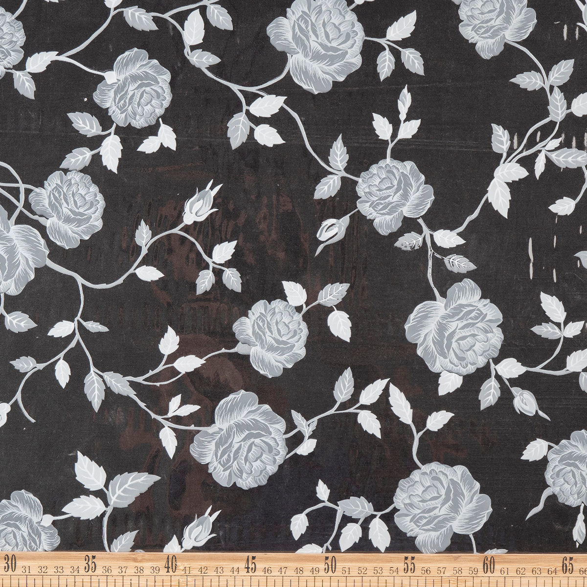 PVC ESTAMPADO BLANCO BRILLANTE CON ROSAS Y HOJAS