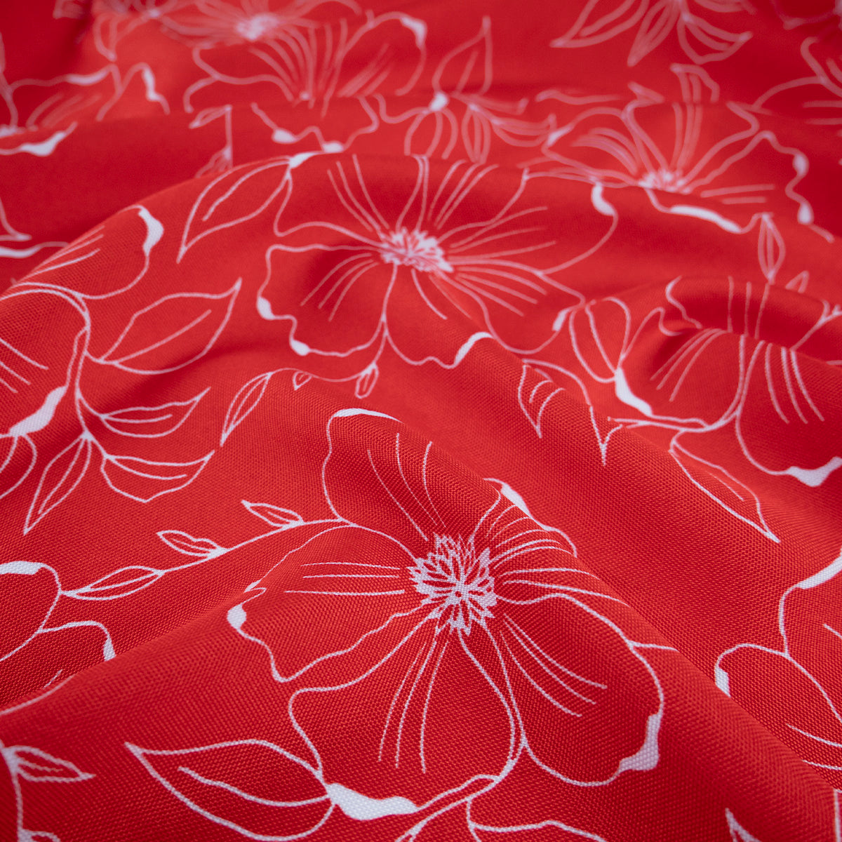 MANTELERIA ESTAMPADA ROJO CARMESI CON FLORES BLANCAS