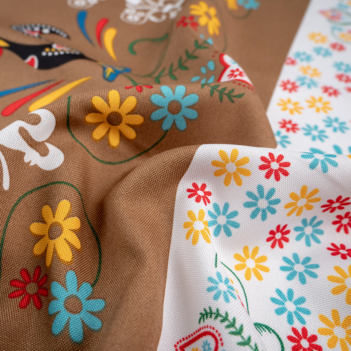 MANTELERIA ESTAMPADA MARRON CARIBOU GUARDAS Y FLORECITAS