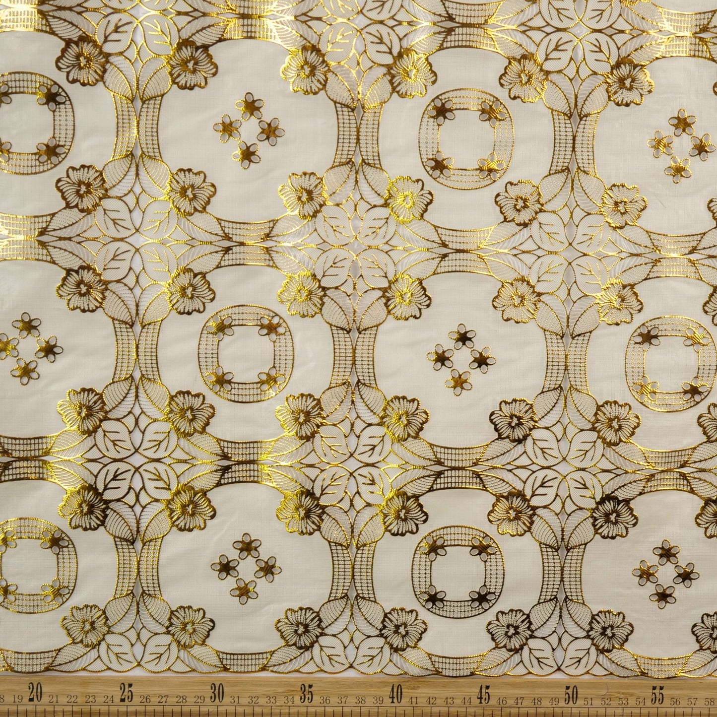 PVC DORADO CAMEL CARAMELO AZULEJOS ROSAS Y HOJAS
