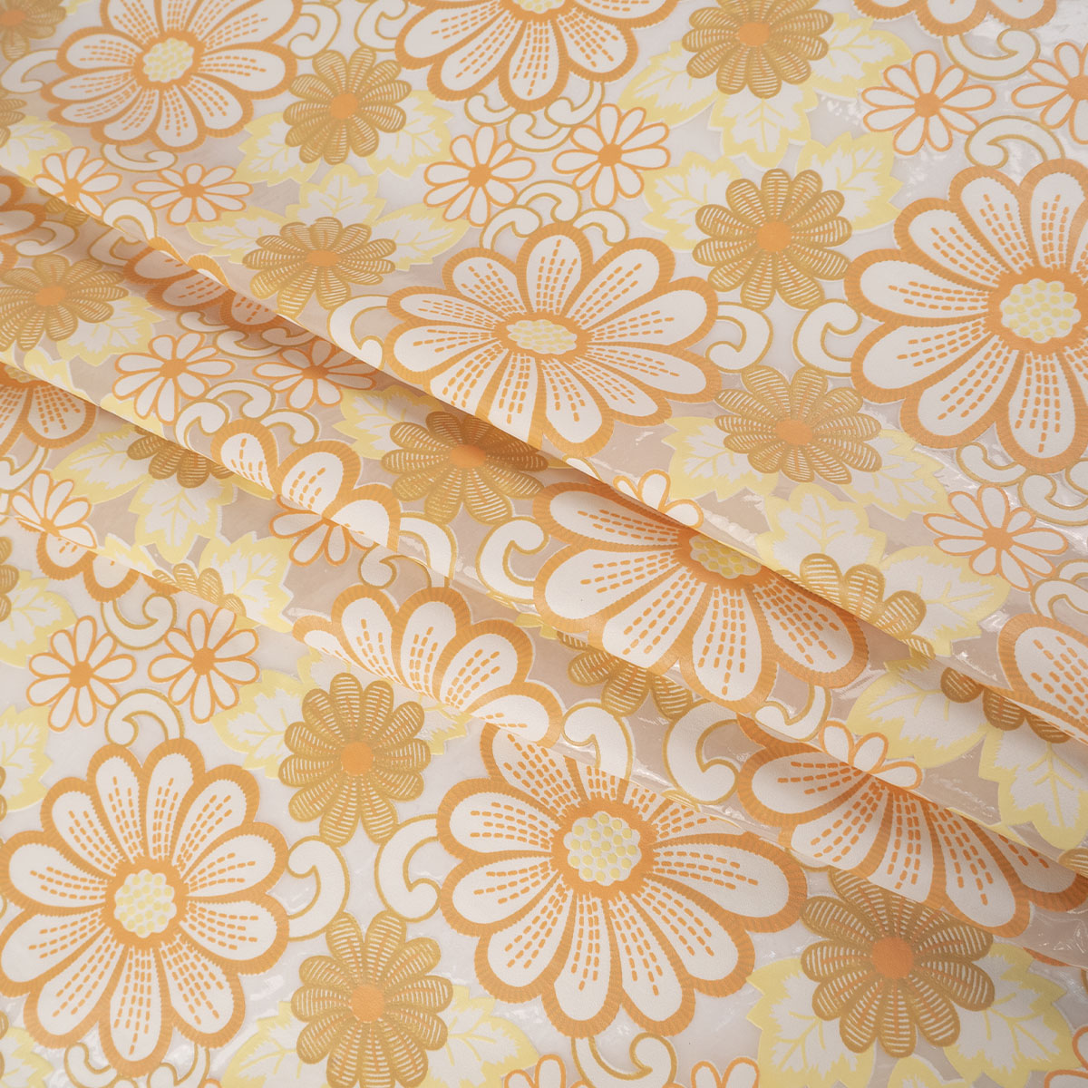 PVC JACQUARD AMARILLO ORO CON MARGARITAS