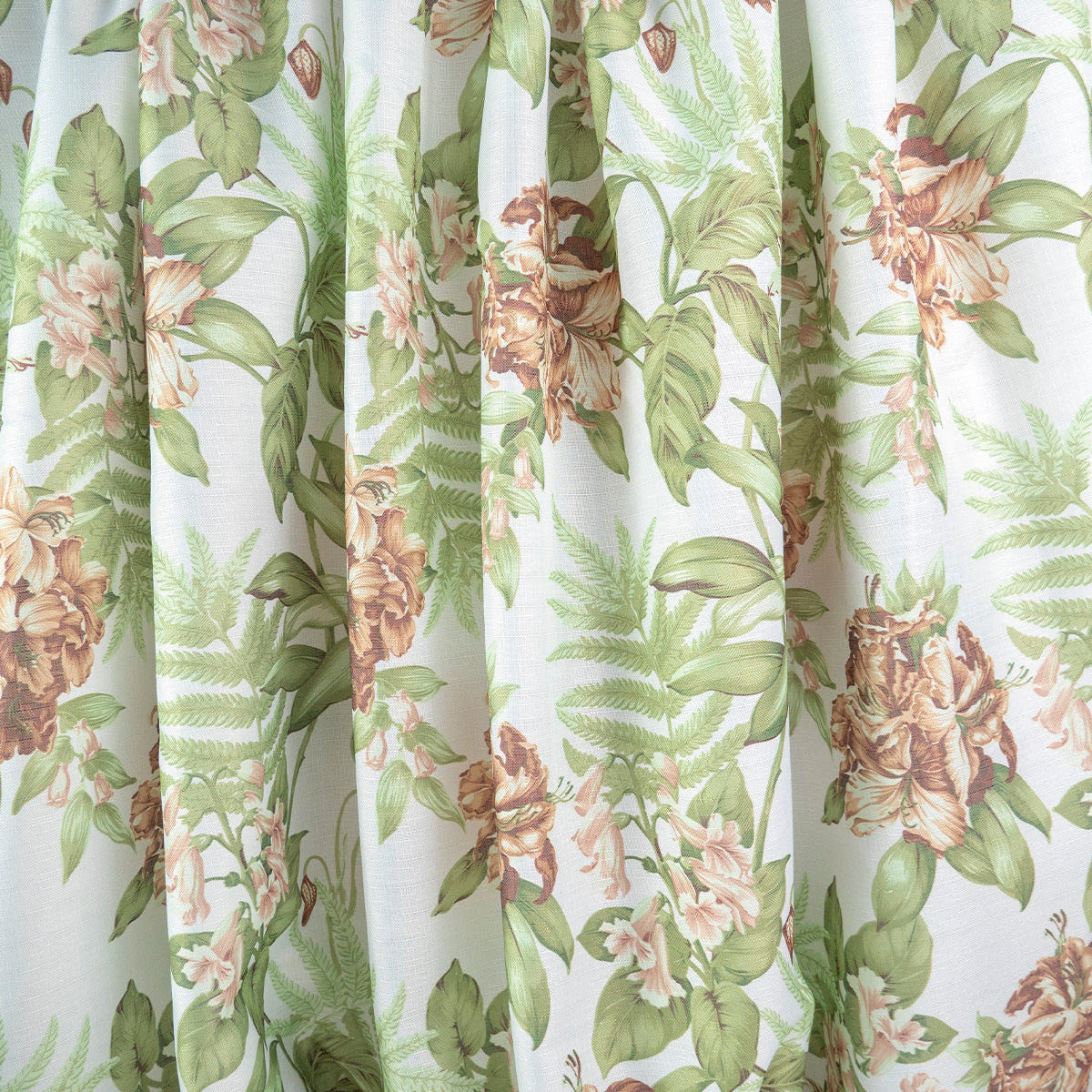 GROSS LINO ESTAMPADO BLANCO BRILLANTE CON FLORES Y HOJAS