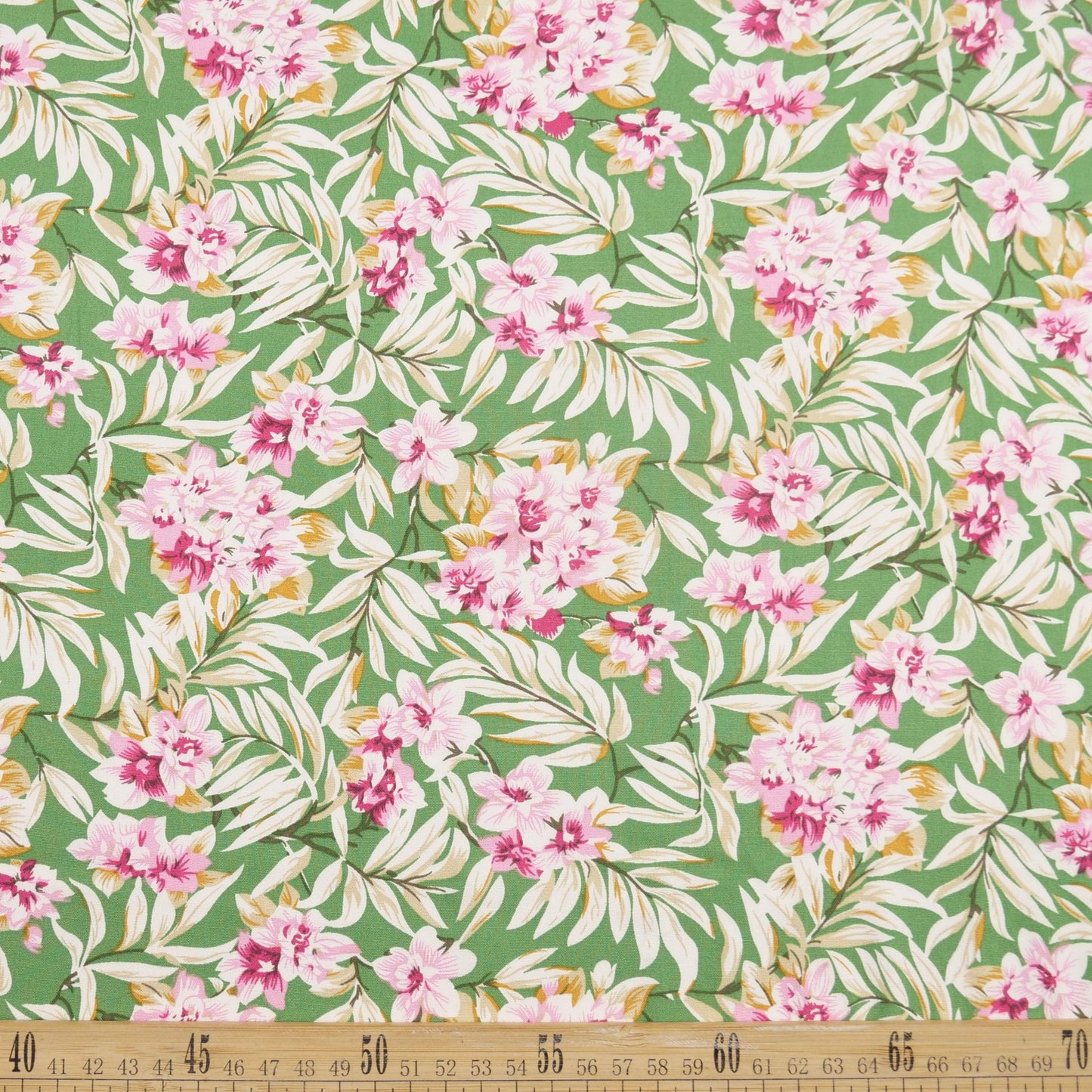 FIBRANA ESTAMPADA VERDE FRIJOL CON FLORES Y HOJAS DELICADAS