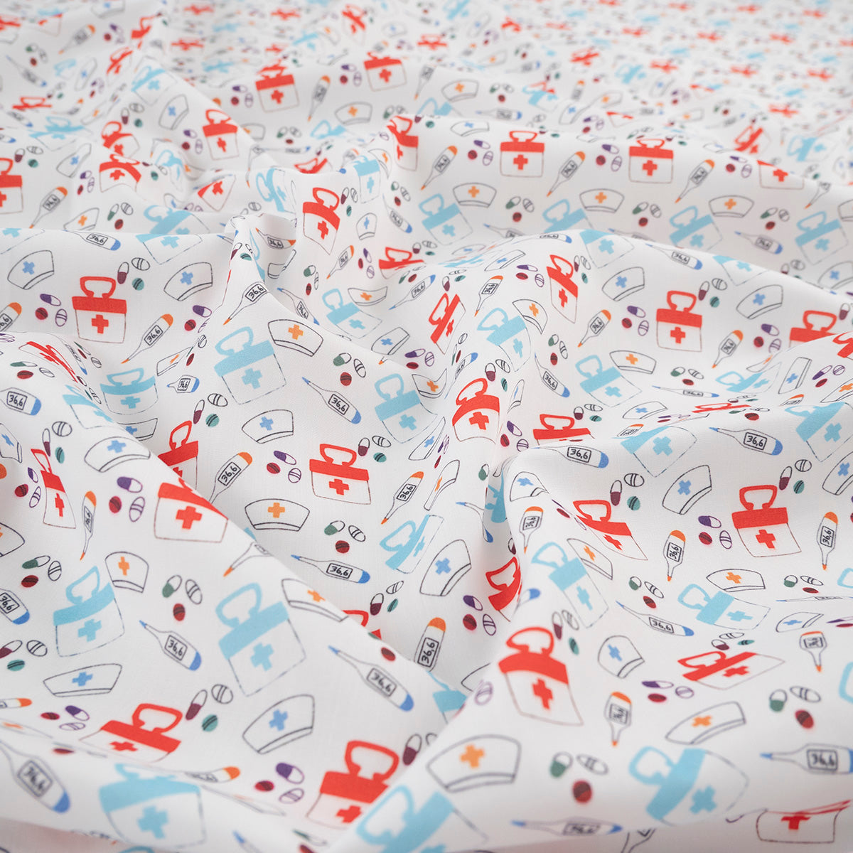 POPLIN TC ESTAMPADO BLANCO BRILLANTE ENFERMERIA