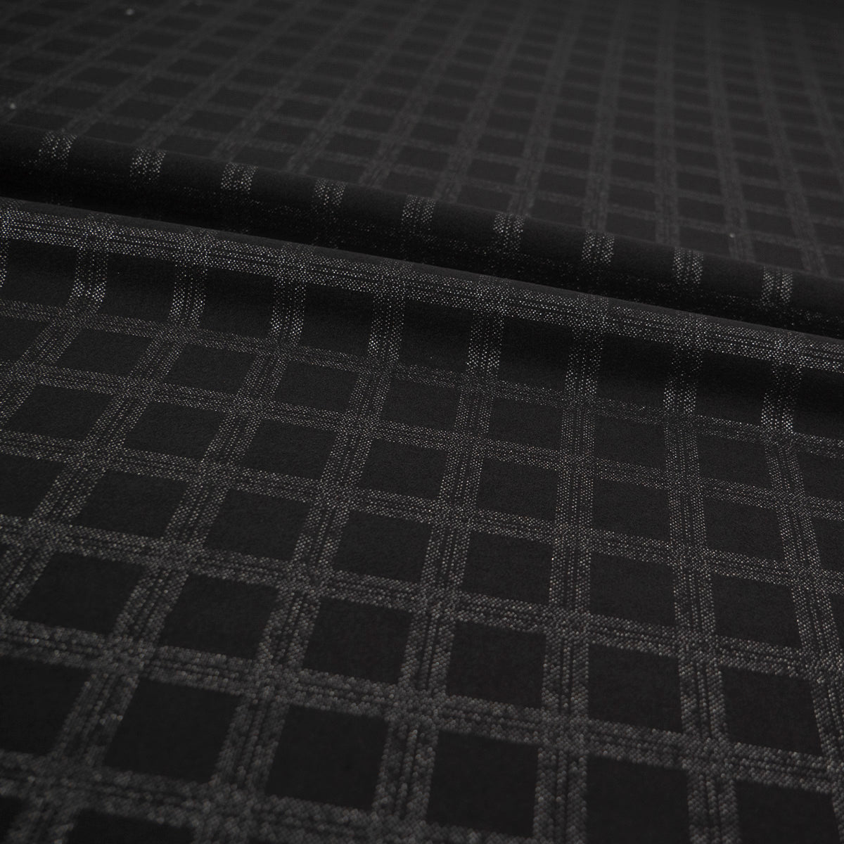 PAÑO SINTETICO ESTAMPADO NEGRO METEORITO A CUADROS