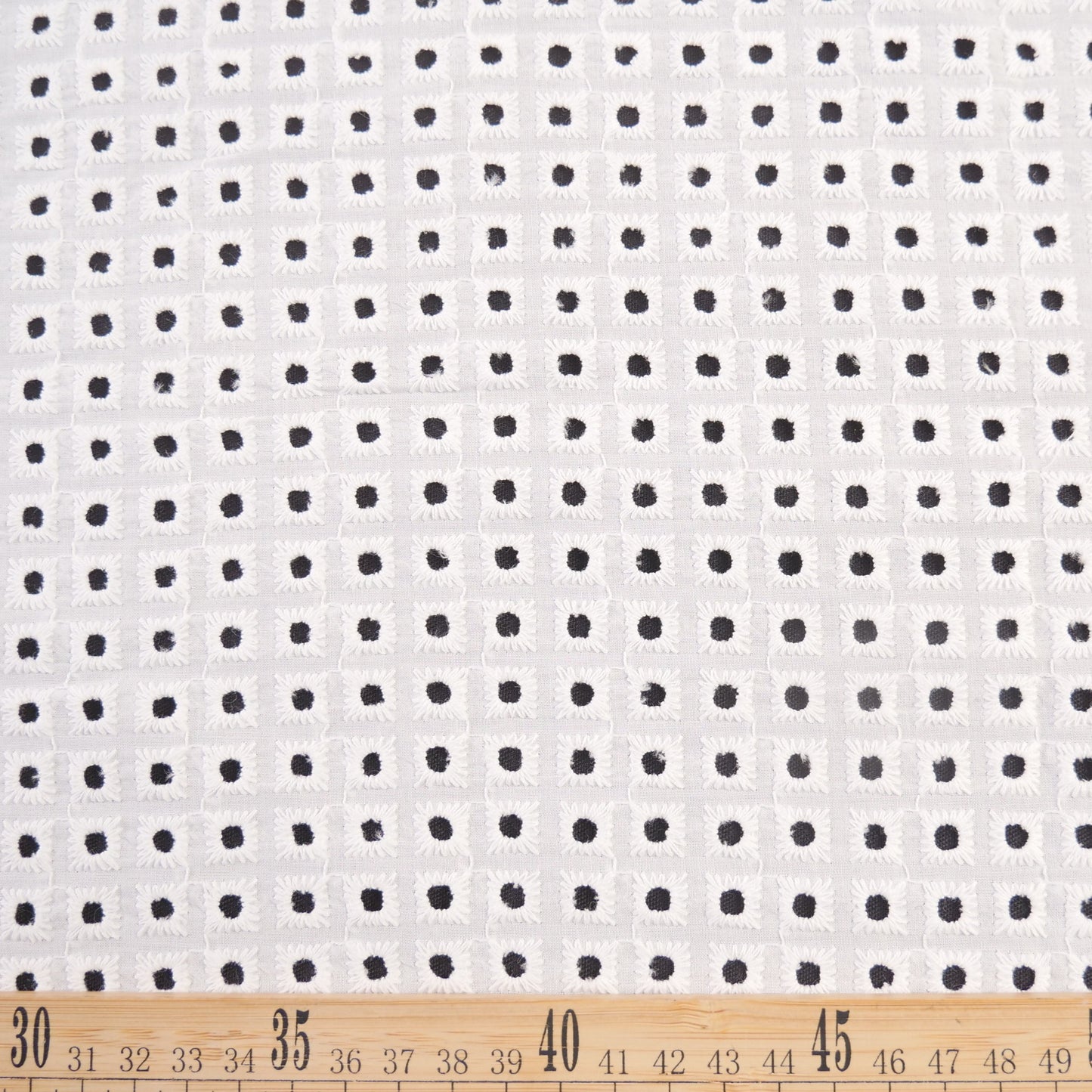 BRODERIE ESPANHOL BLANCO BRILLANTE PERFORADO