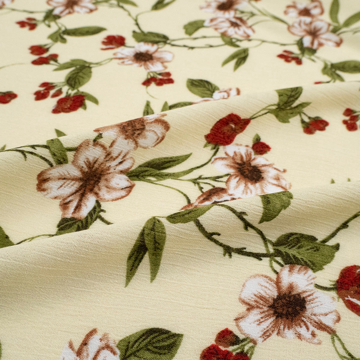 FIBRANA CREPE ESTAMPADA AMARILLO CERA CON RAMA Y FLORES ROJAS Y ROSAS