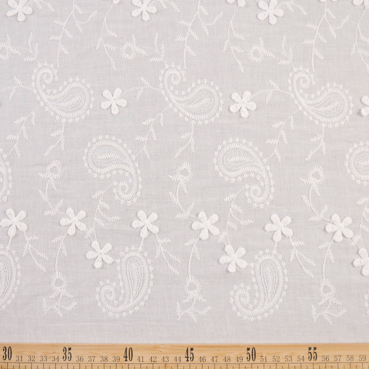 BRODERIE ROMA BLANCO BRILLANTE CON FLORES PEQUEÑAS 3D