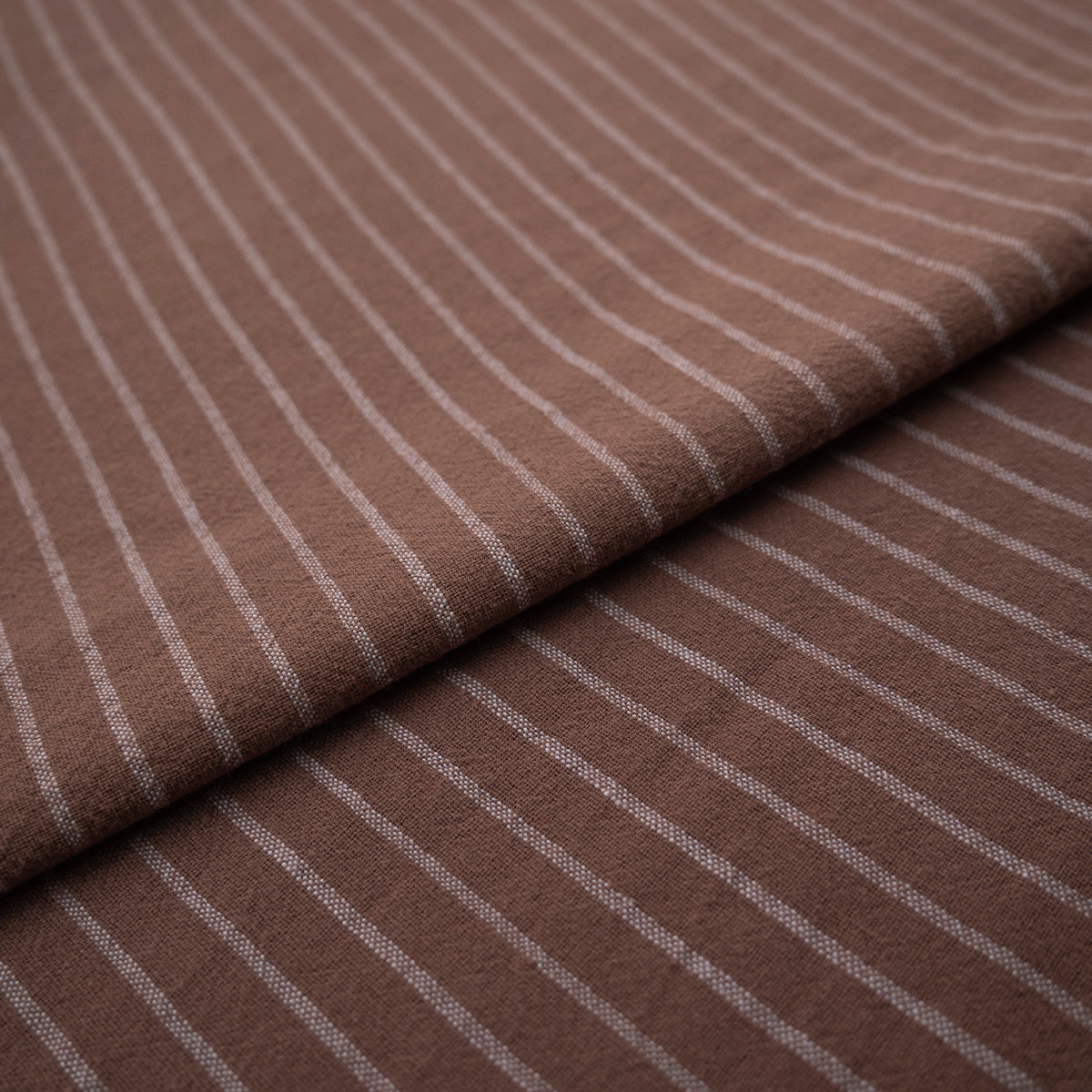 TUSSOR RAYAS MARRON RAW UMDER