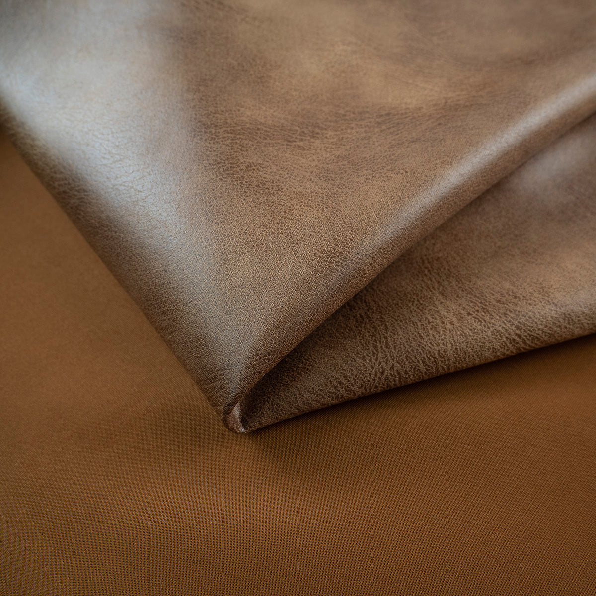 SUEDE SIMIL CUERO MARRON CARAMELO