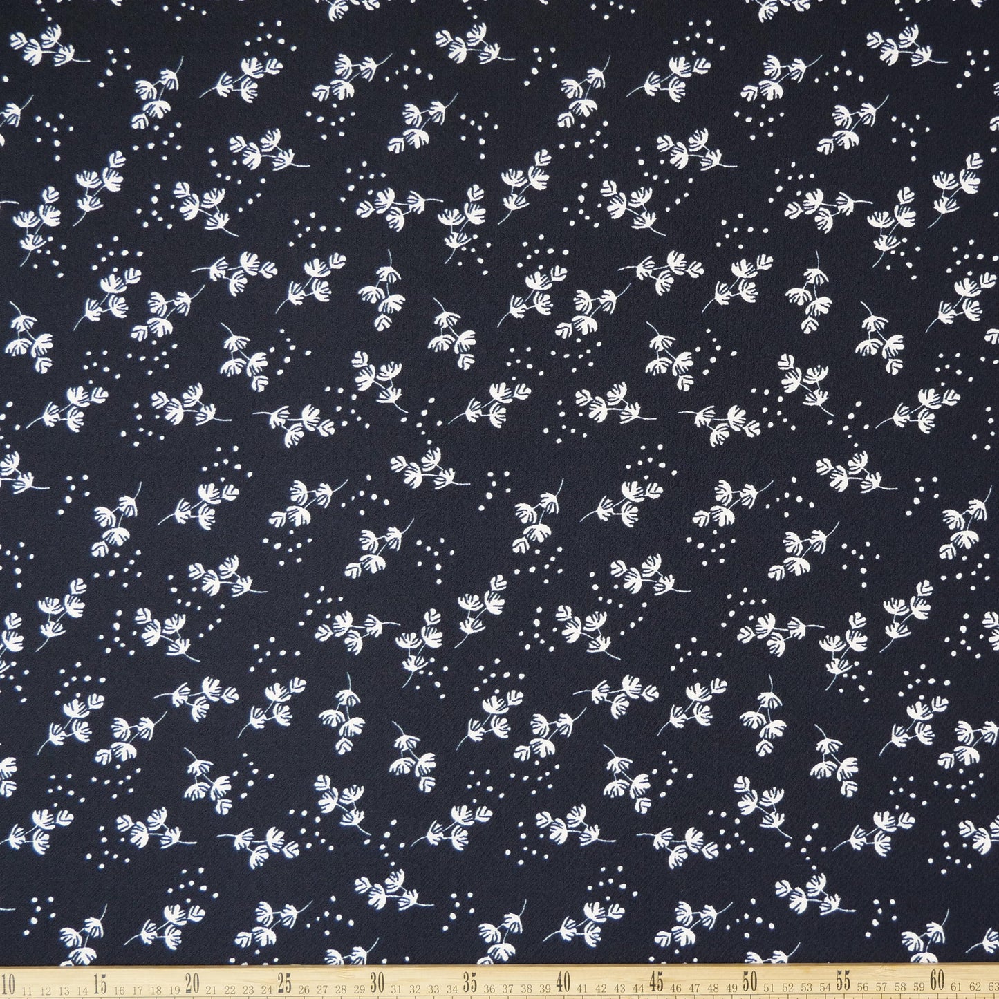 CREPE BOUCLE ESTAMPADO AZUL SALUTE FLORAL-MOTAS