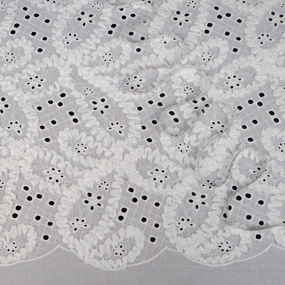 BRODERIE BLANCO BRILLANTE 3D