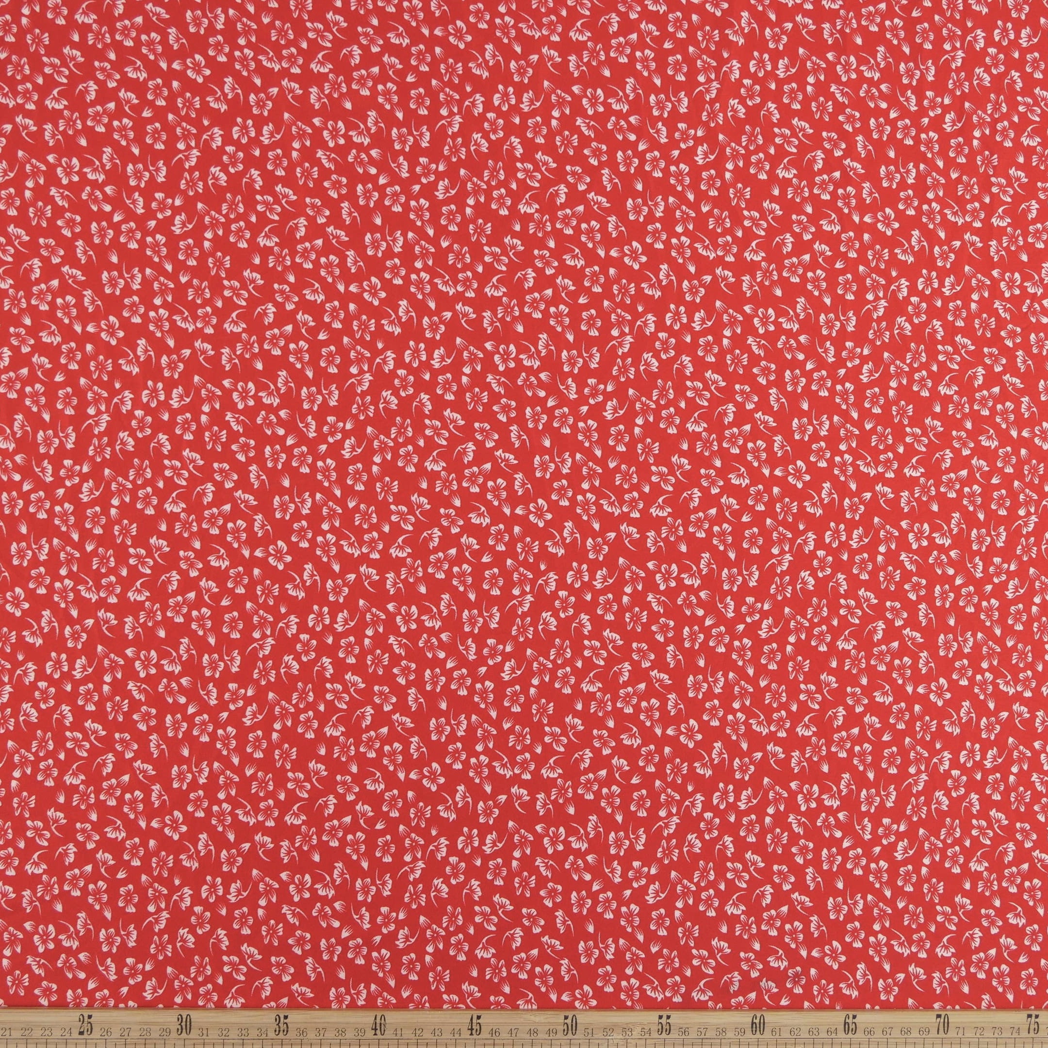 PIEL DE DURAZNO ESTAMPADO ROJO MARTE CON FLORES