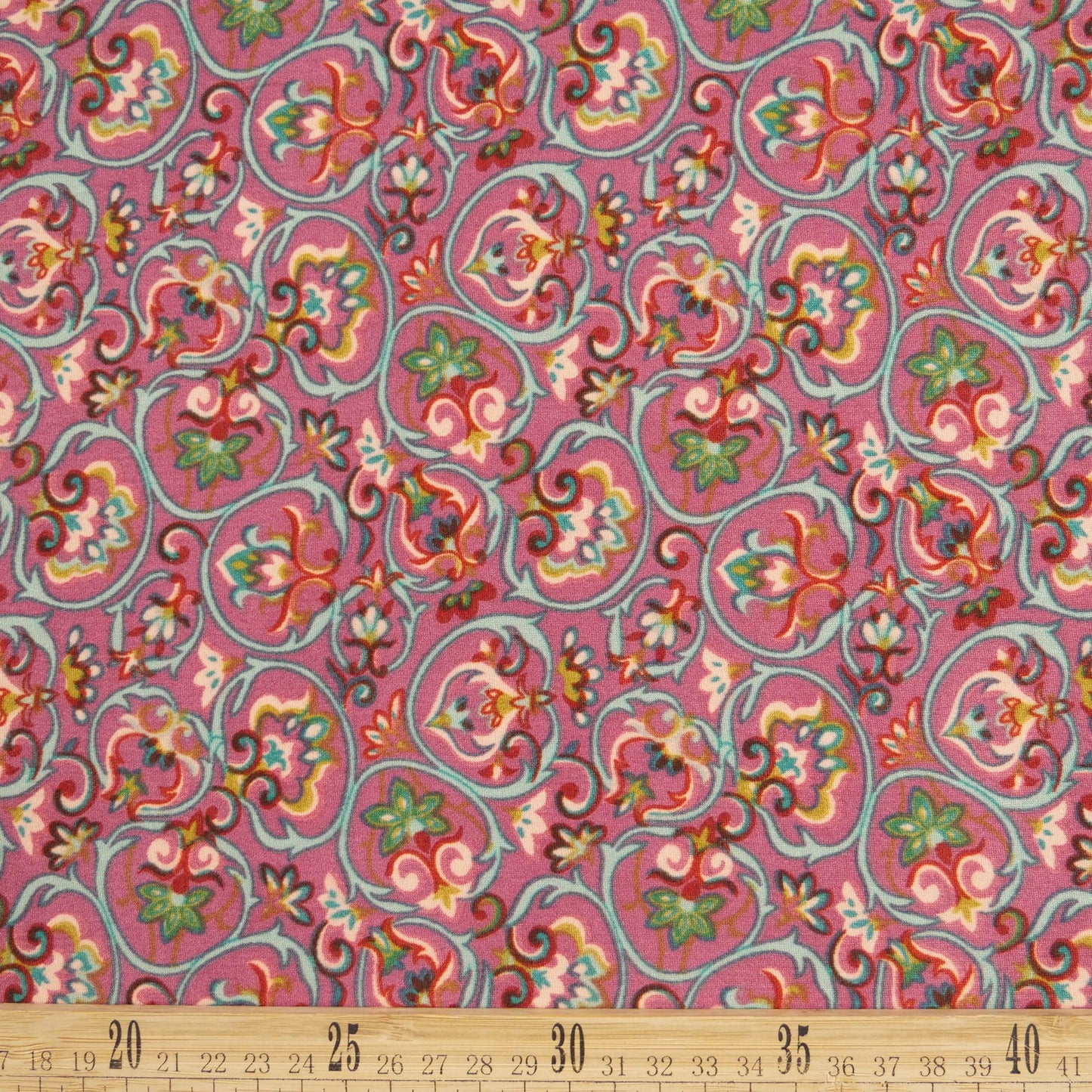 PIEL DE DURAZNO ESTAMPADO LILA BORDEAUX