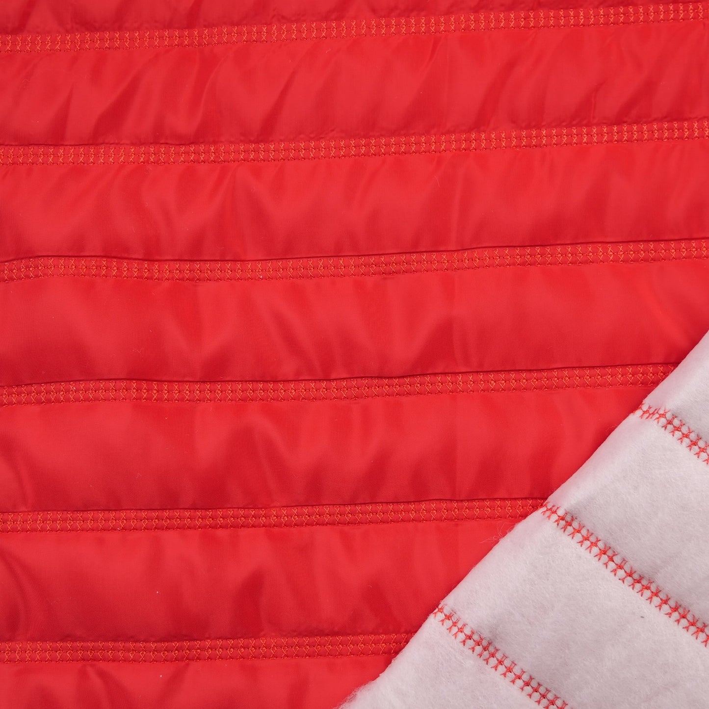 MATELASSE LISO ROJO MARTE RAYAS DOBLES