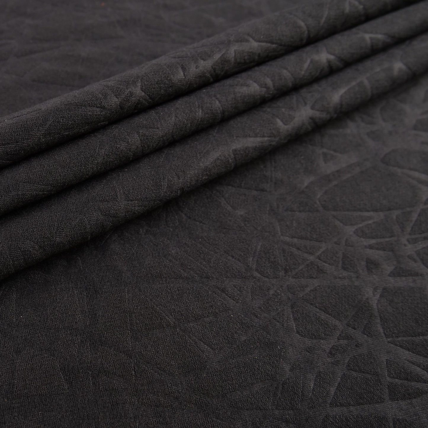 MOLETON LIBERATTO EMBOSS NEGRO METEORITO GEOMETRICO INTRINCADO