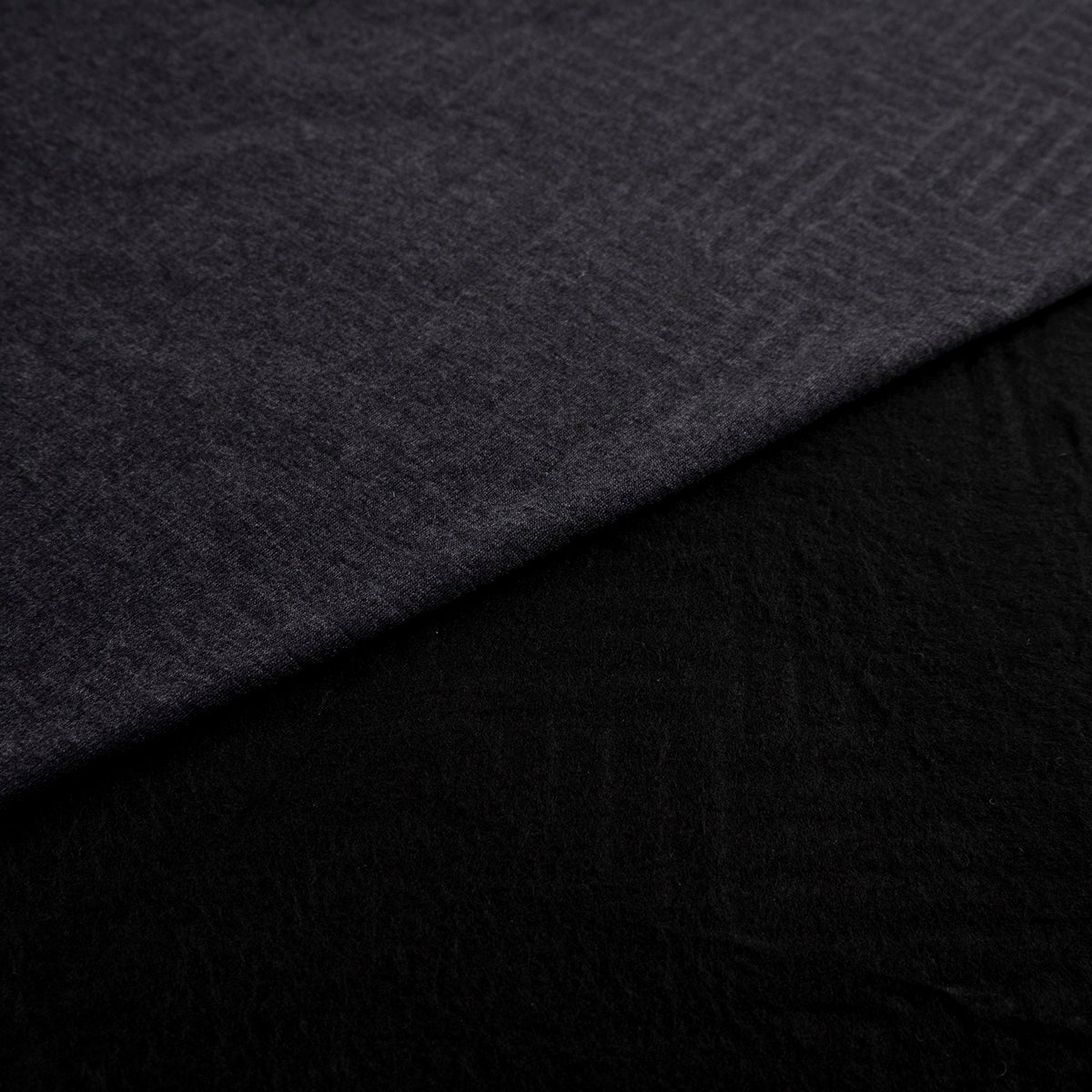 MOLETON LIBERATTO EMBOSS GRIS CUERVO