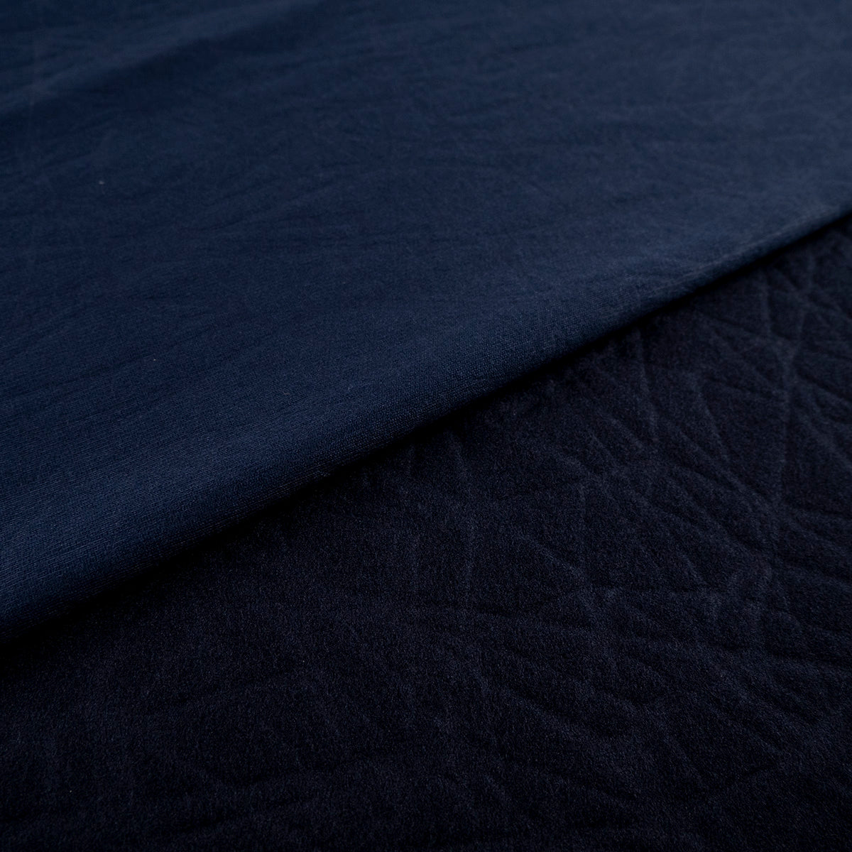 MOLETON LIBERATTO EMBOSS AZUL PEACOAT GEOMETRICO INTRINCADOS