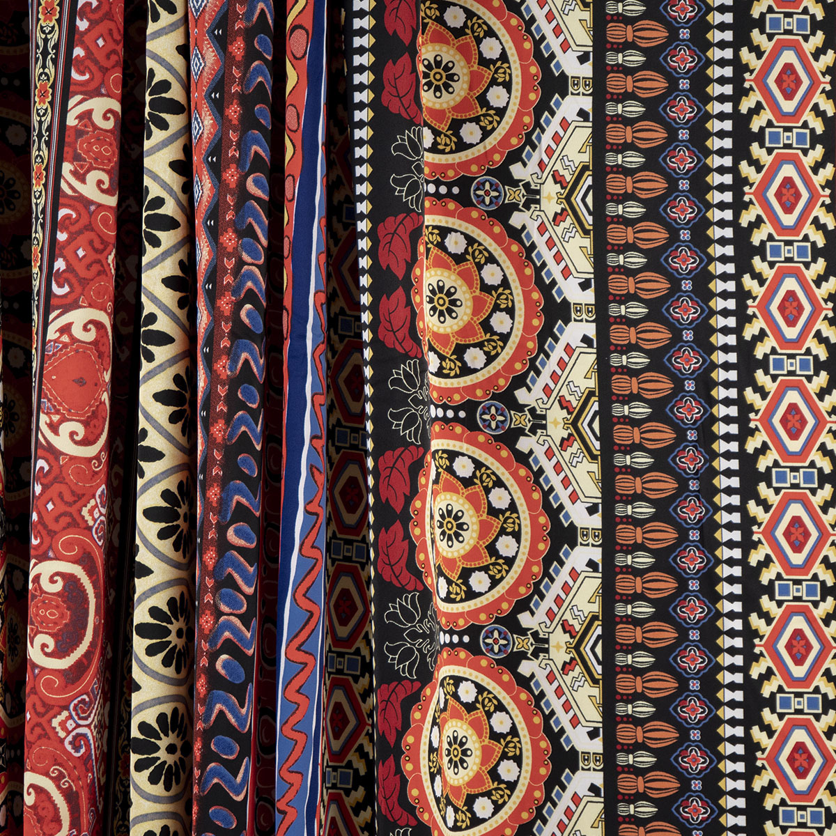 GASA SATINADA ESTAMPADO ROJO MANDARIN