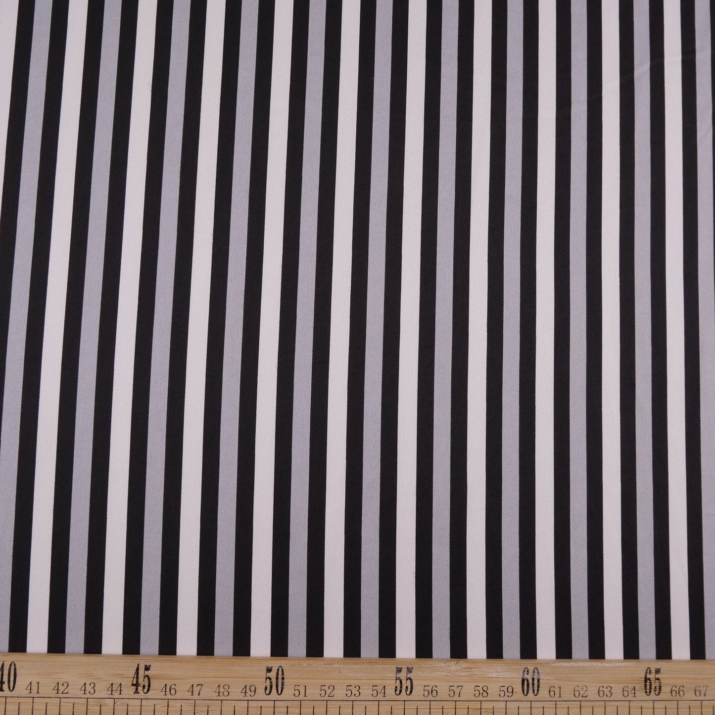 GASA SATINADA ESTAMPADO NEGRO METEORITO